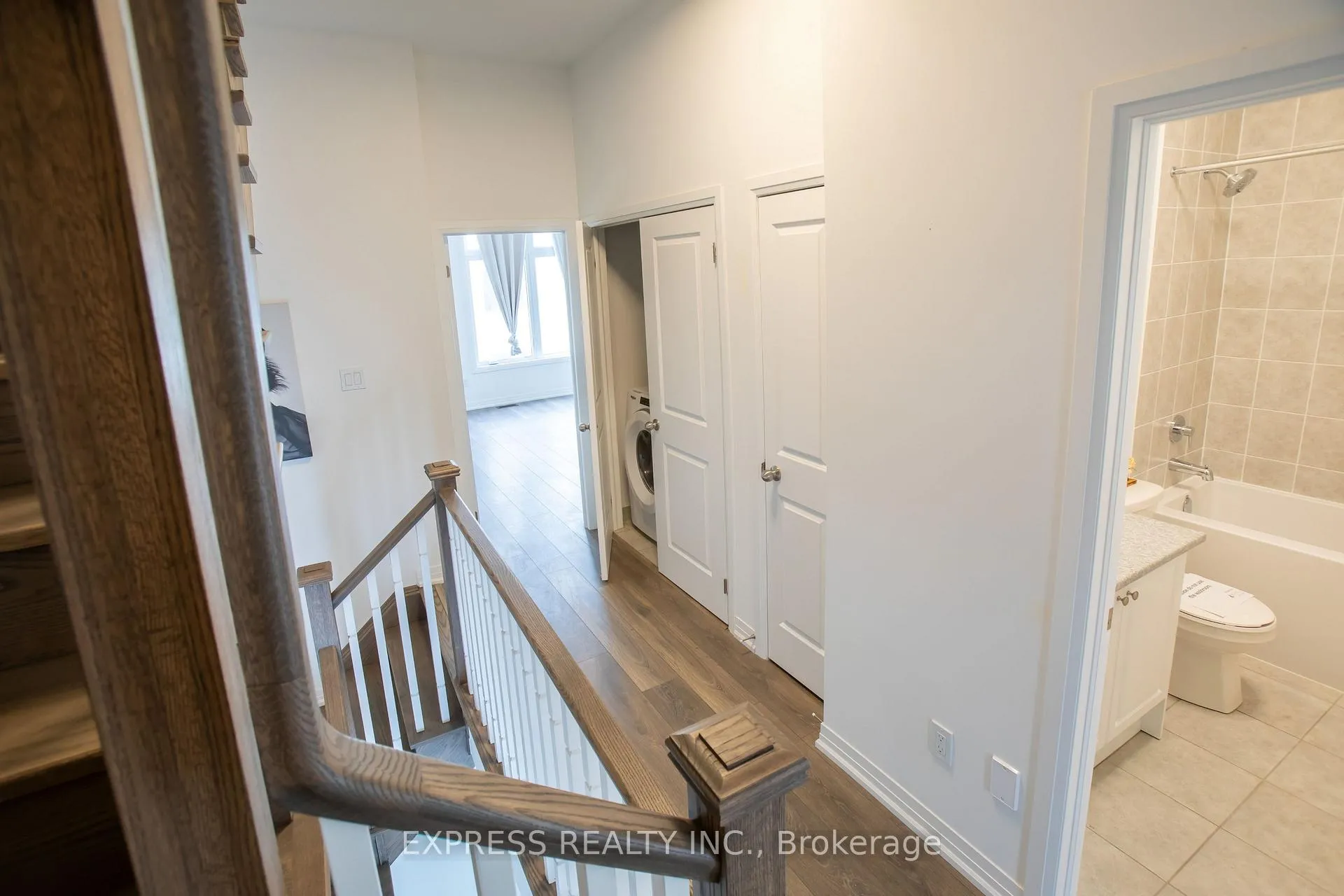Photo 10 of 24 Alan Francis Lane, Markham, Cachet — HOMEH