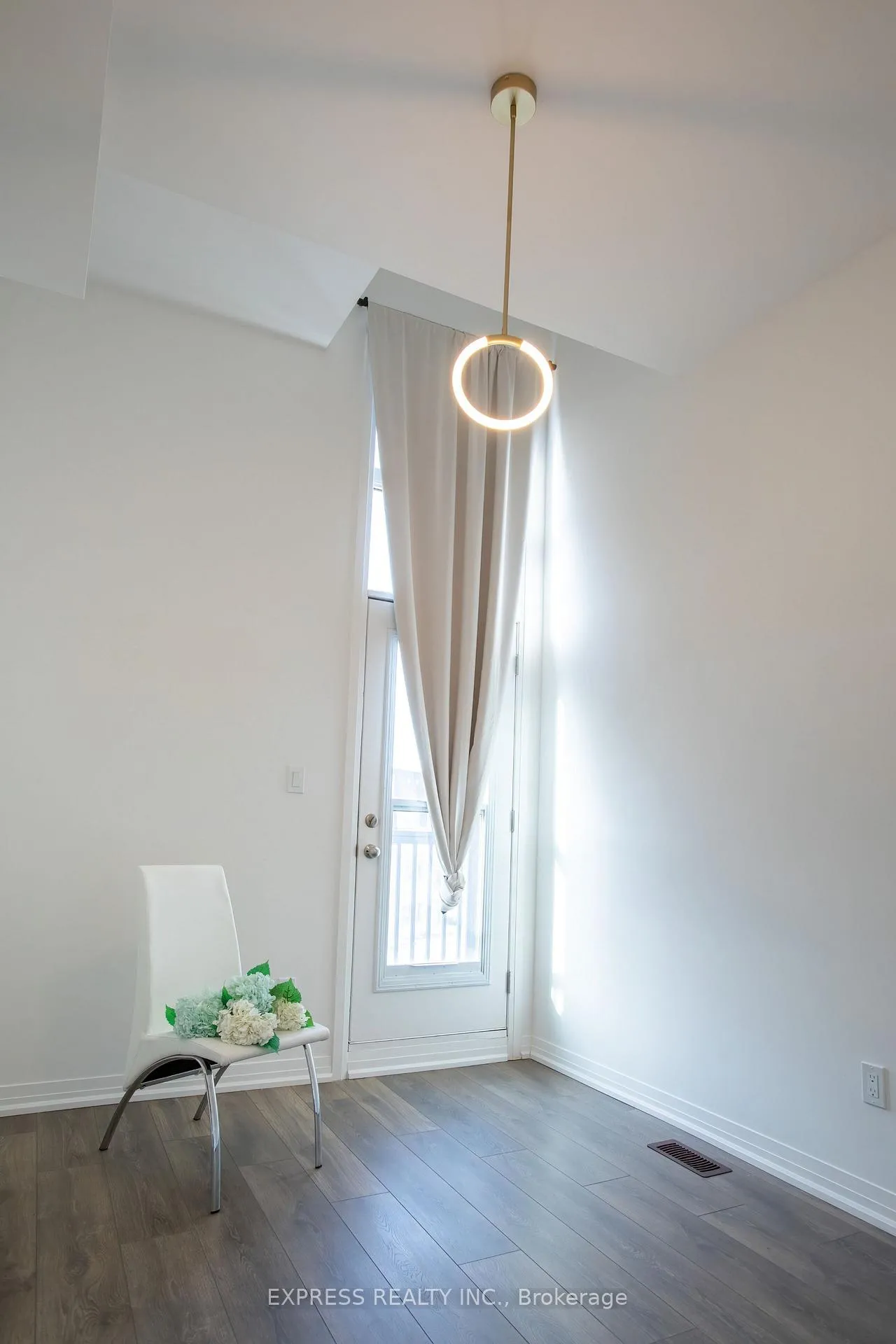 Photo 15 of 24 Alan Francis Lane, Markham, Cachet — HOMEH