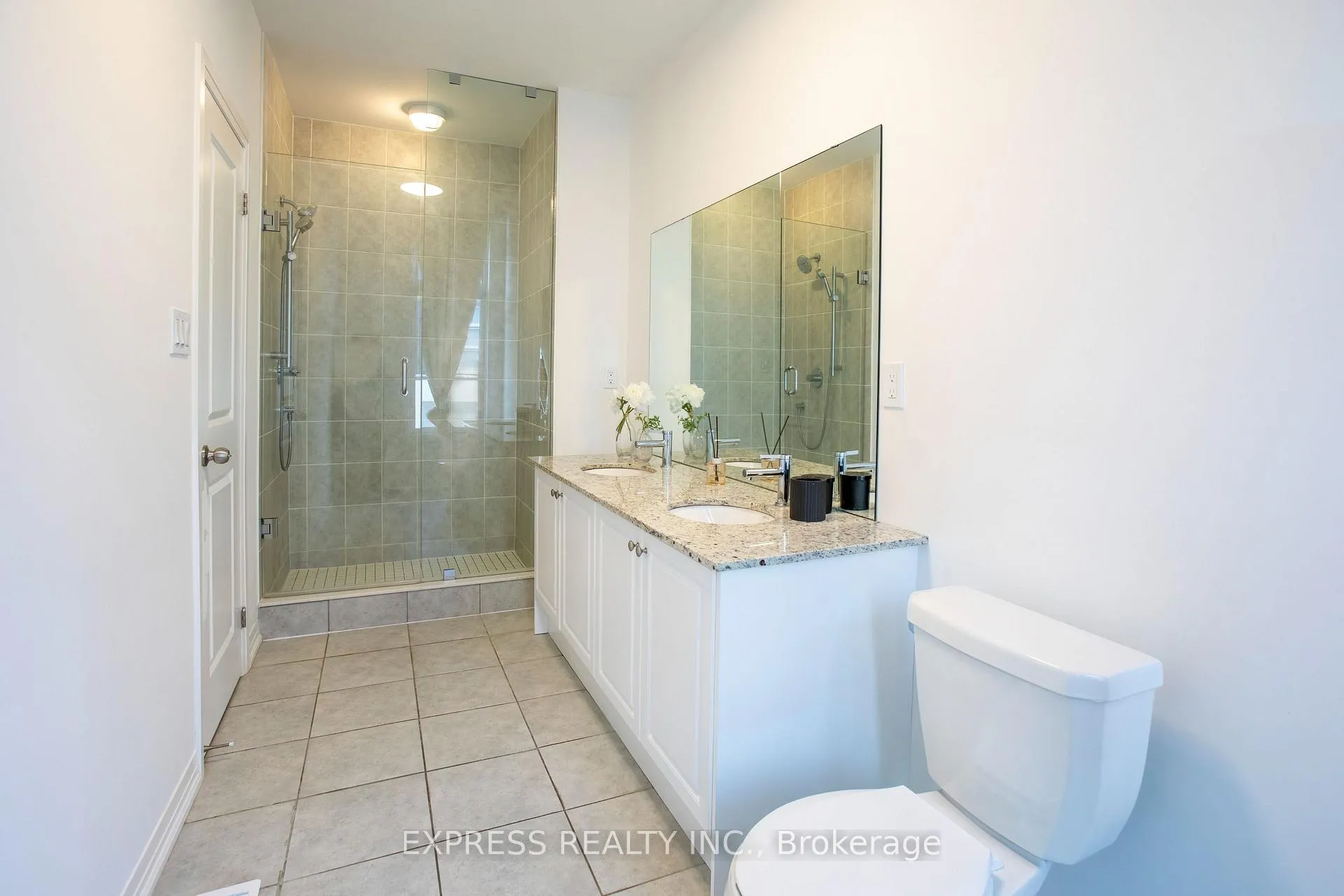 Photo 19 of 24 Alan Francis Lane, Markham, Cachet — HOMEH