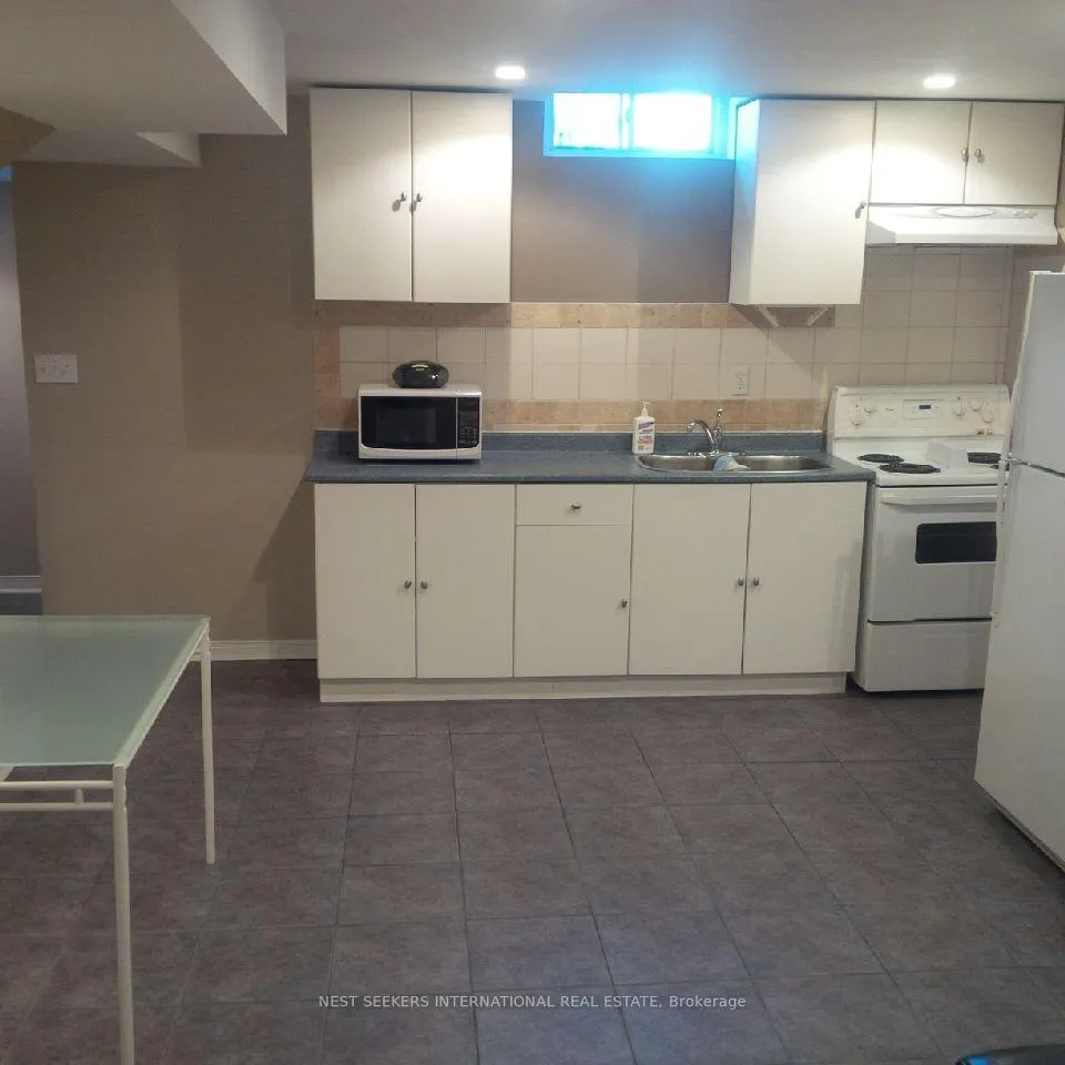 Photo 2 of 36 Castle Park Boulevard, Vaughan, Sonoma Heights — HOMEH