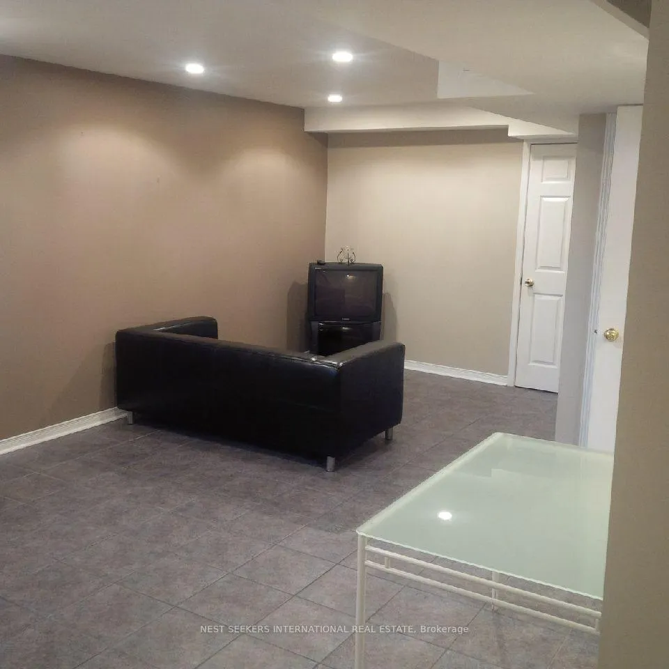 Photo 3 of 36 Castle Park Boulevard, Vaughan, Sonoma Heights — HOMEH