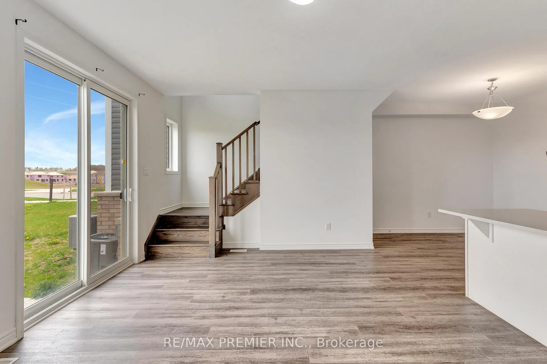 Photo 11 of 4 Saxony Street, Kitchener — HOMEH