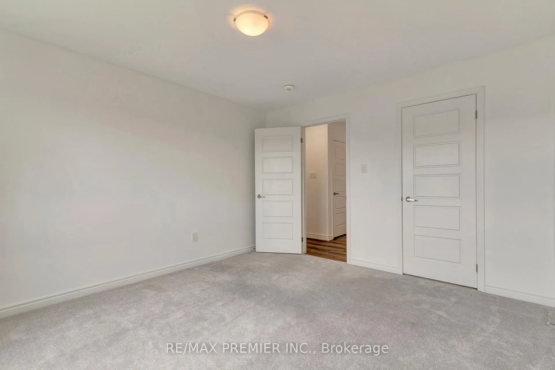 Photo 16 of 4 Saxony Street, Kitchener — HOMEH