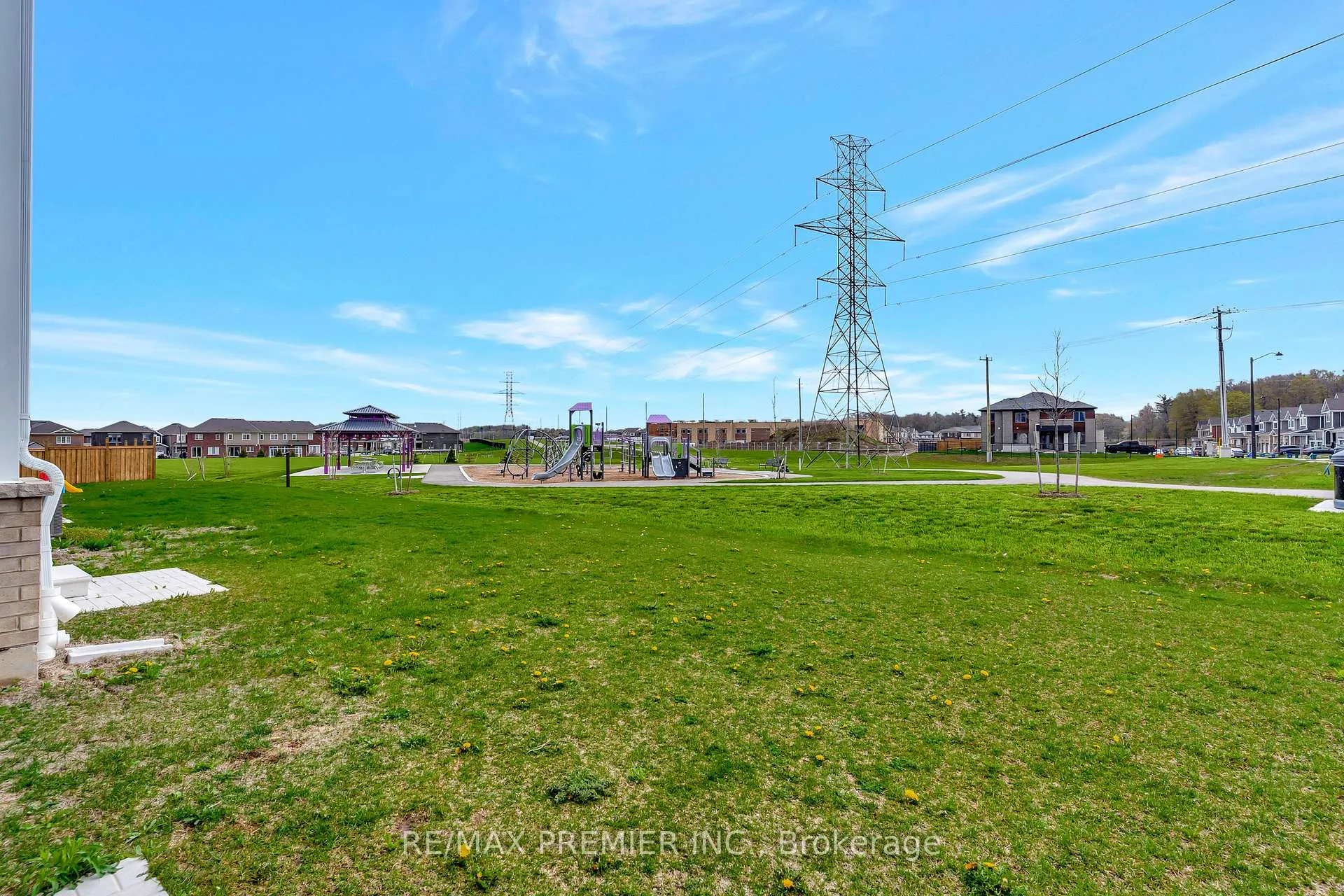 Photo 24 of 4 Saxony Street, Kitchener — HOMEH