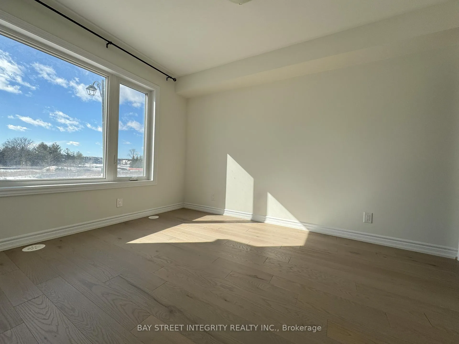 Photo 4 of 103 Yorkton Blvd, Markham, Angus Glen — HOMEH