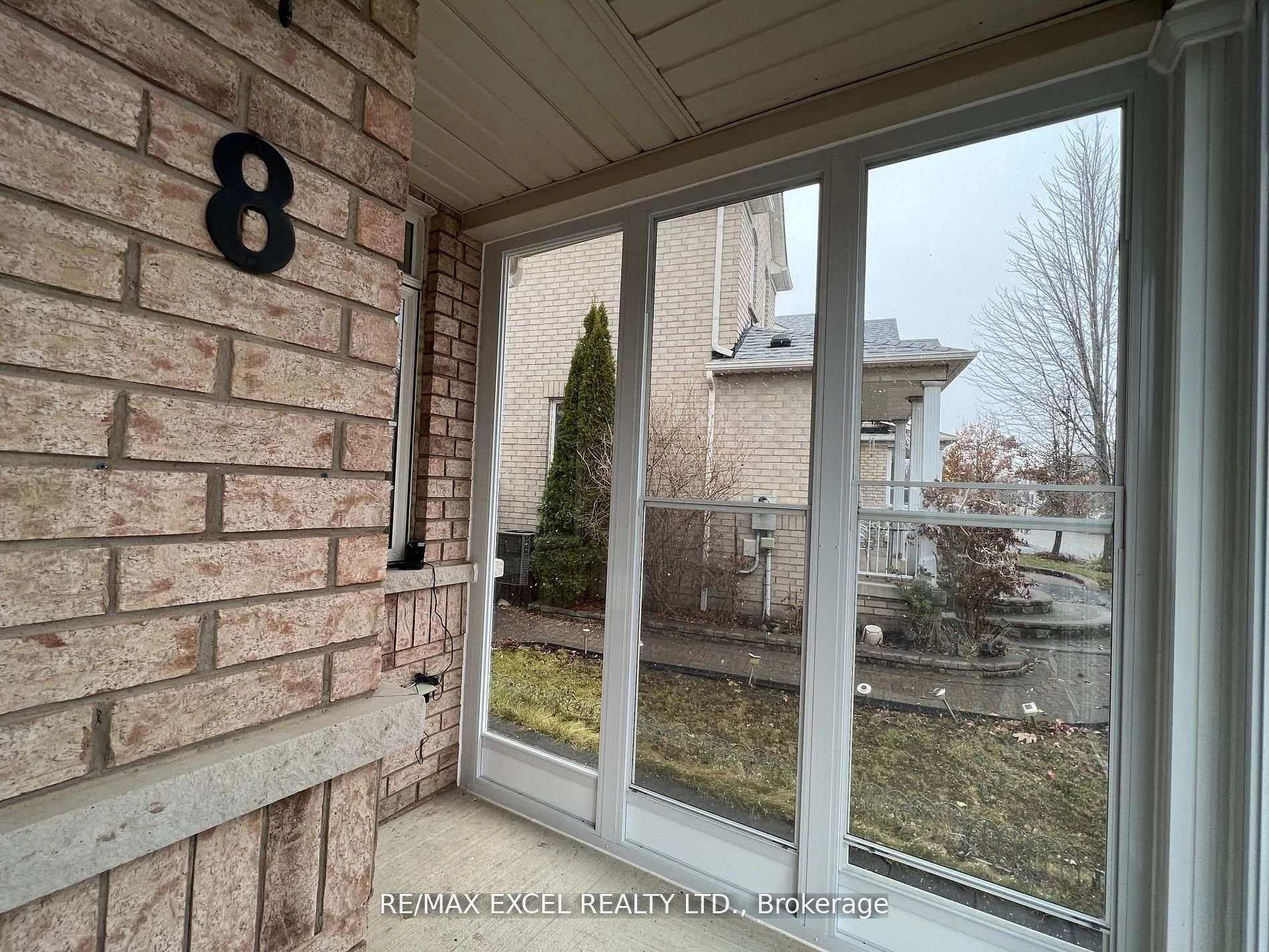 Photo 3 of 8 Charles Sturdy Road, Markham, Berczy — HOMEH