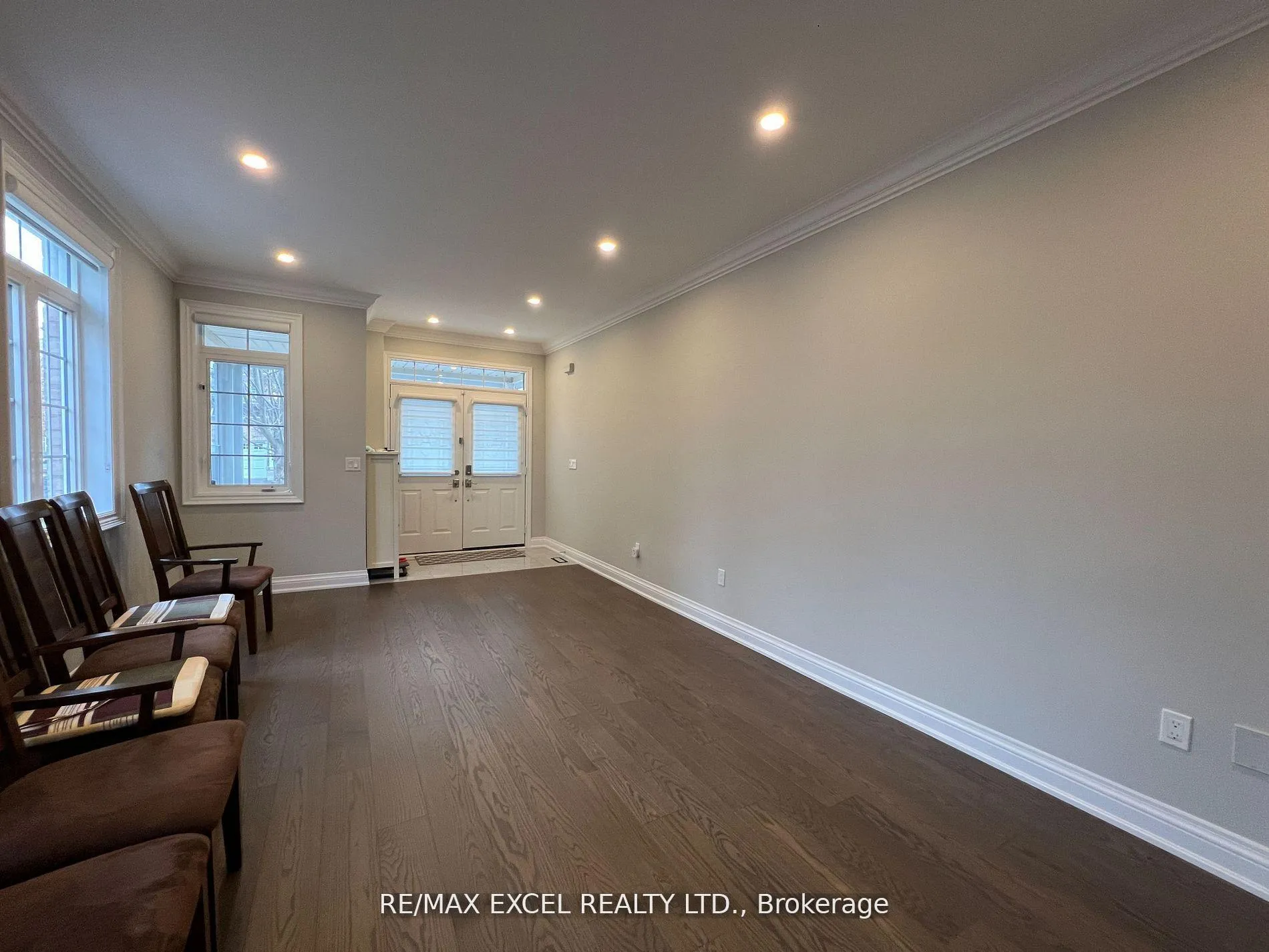 Photo 7 of 8 Charles Sturdy Road, Markham, Berczy — HOMEH