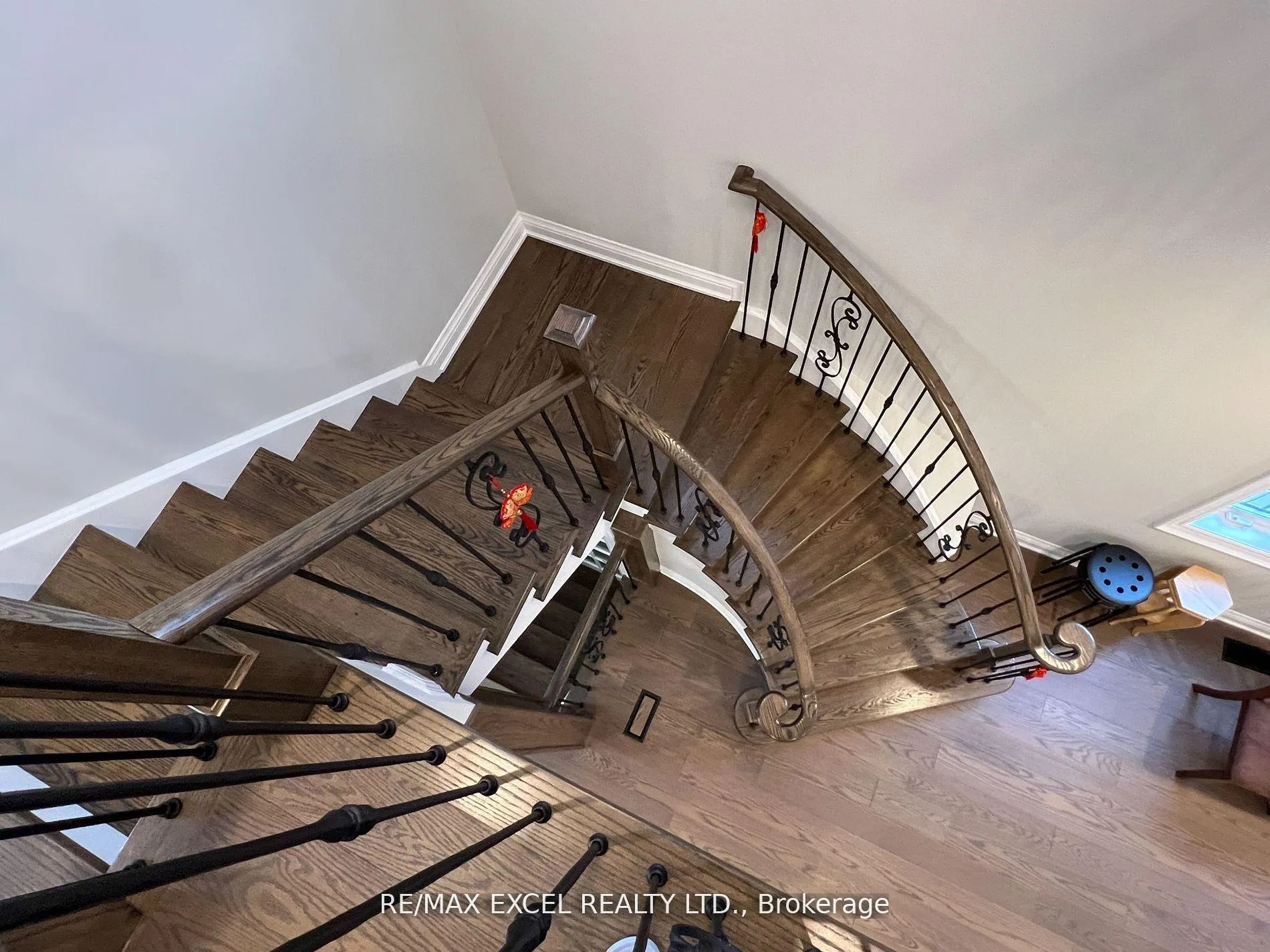 Photo 13 of 8 Charles Sturdy Road, Markham, Berczy — HOMEH