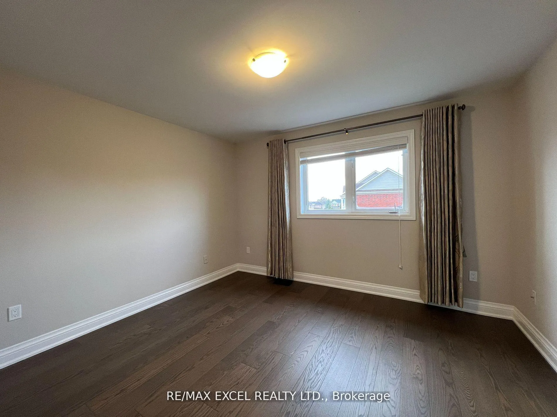 Photo 14 of 8 Charles Sturdy Road, Markham, Berczy — HOMEH