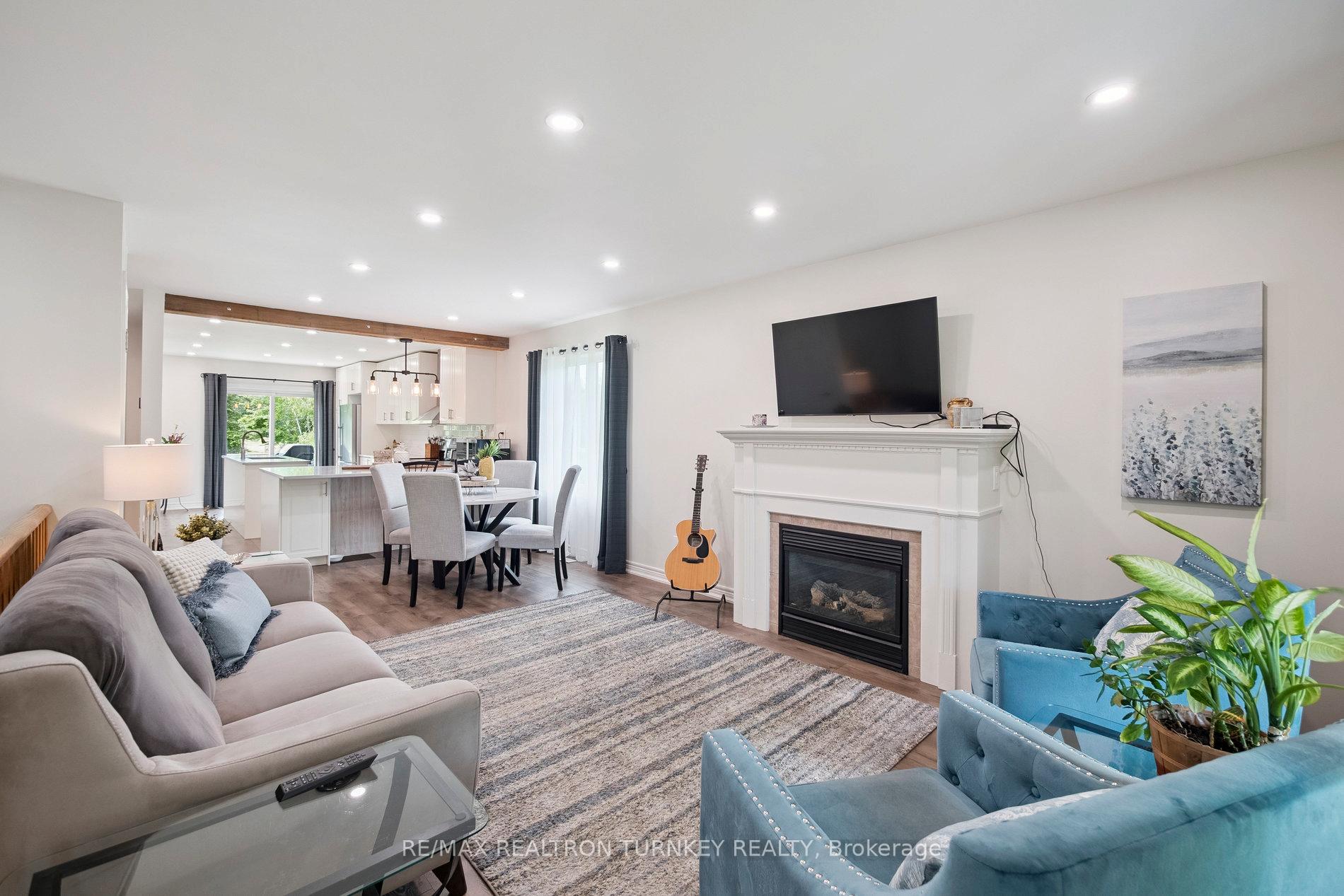 Photo 3 of 58 Riverview Beach Road, Georgina, Pefferlaw — HOMEH