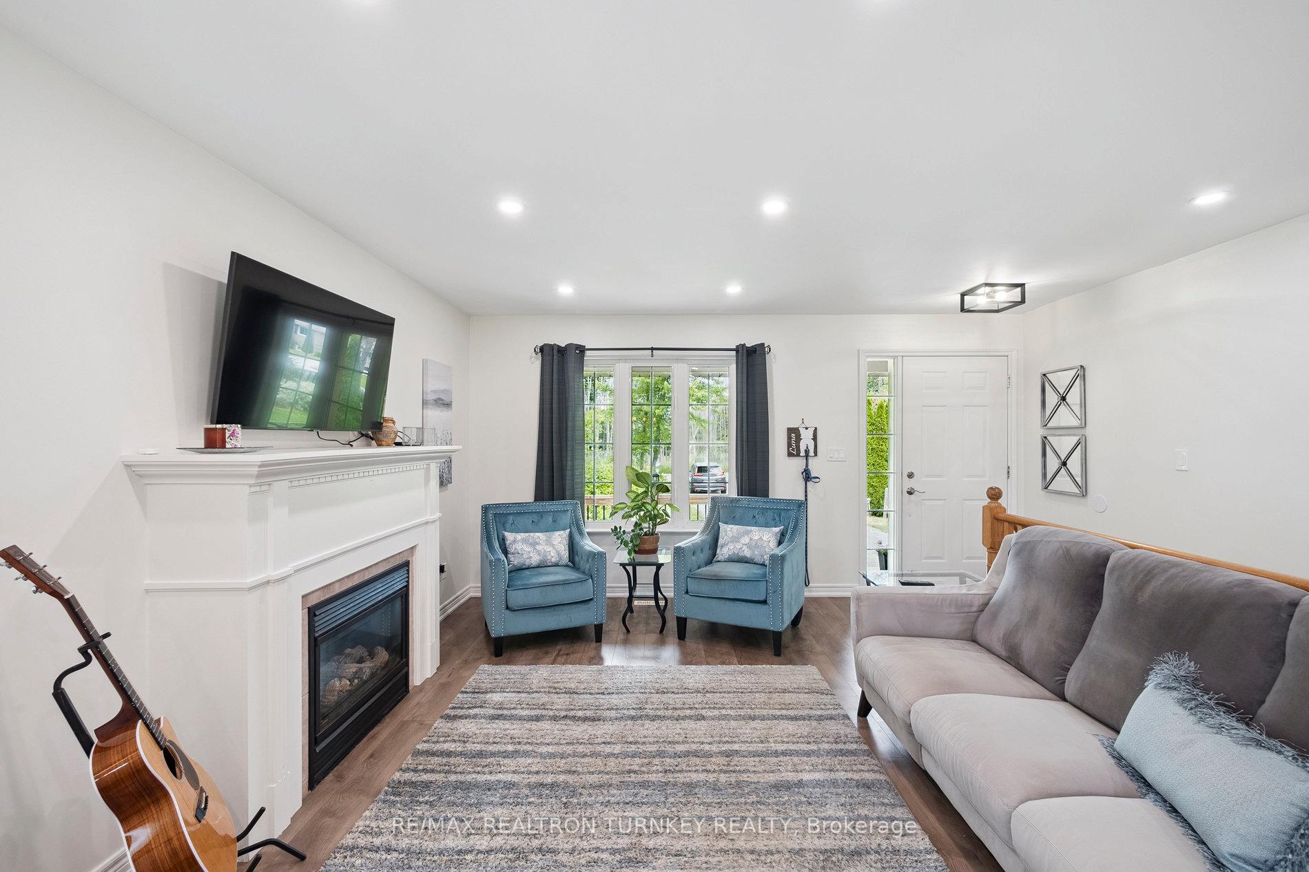 Photo 4 of 58 Riverview Beach Road, Georgina, Pefferlaw — HOMEH