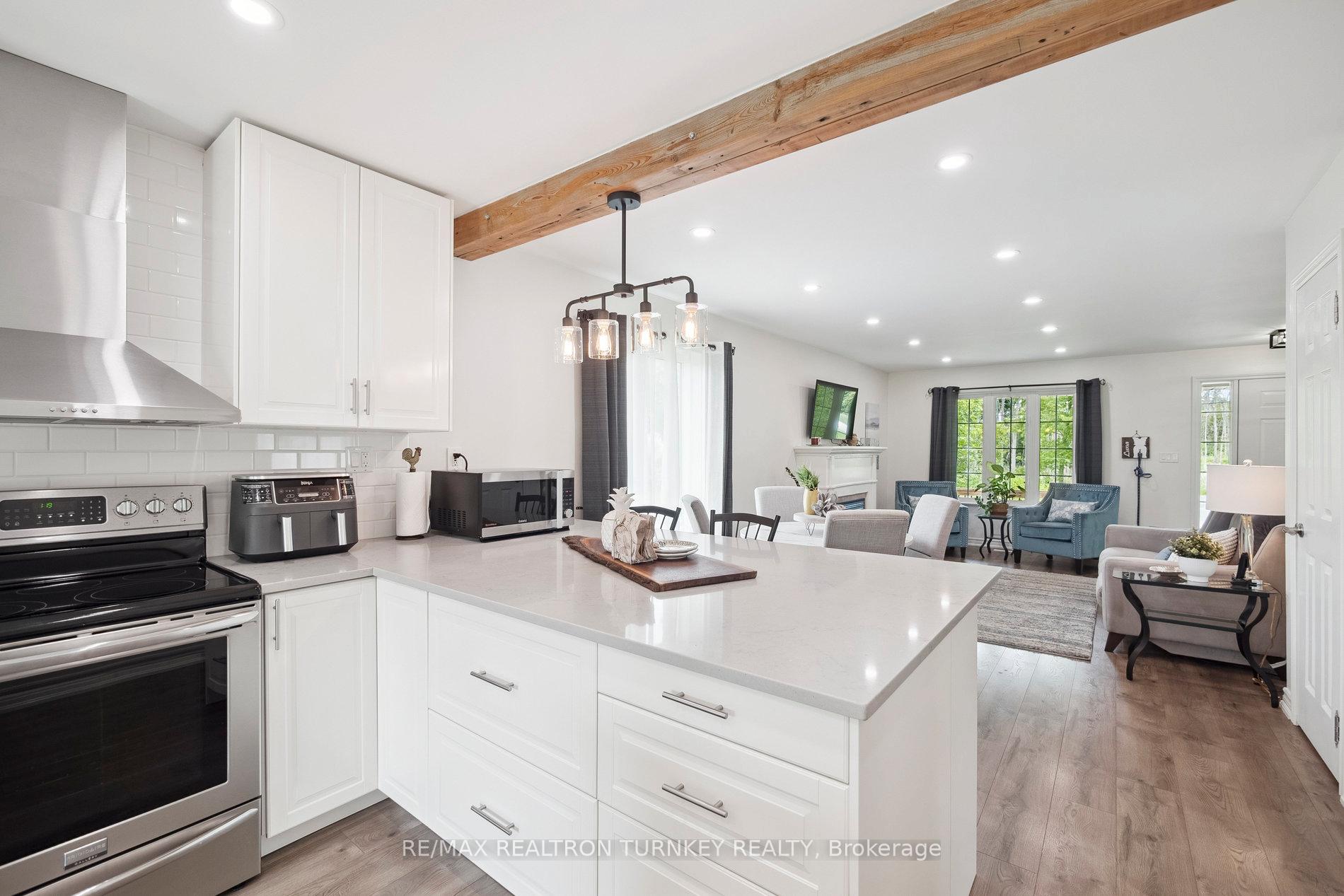 Photo 11 of 58 Riverview Beach Road, Georgina, Pefferlaw — HOMEH