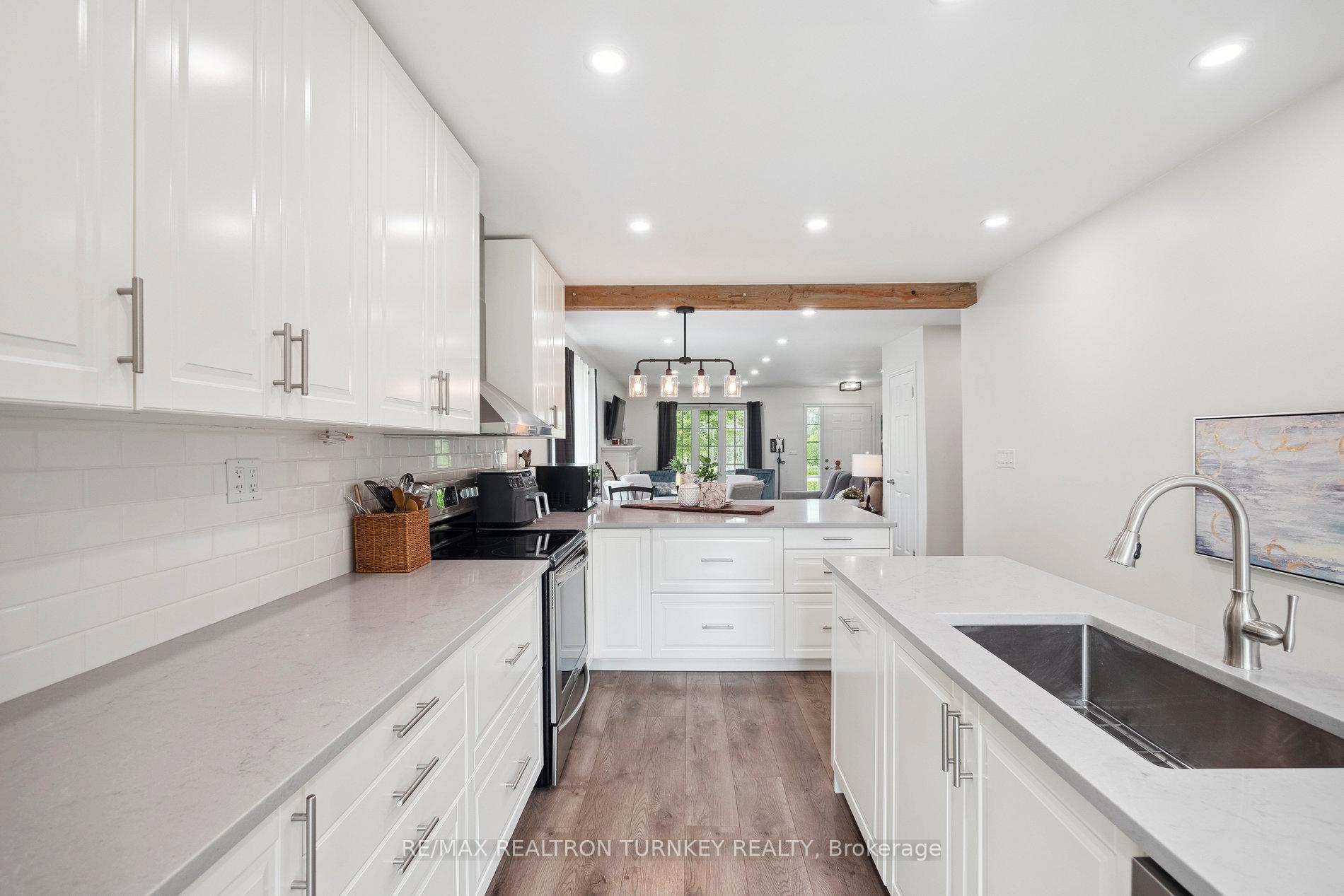 Photo 13 of 58 Riverview Beach Road, Georgina, Pefferlaw — HOMEH