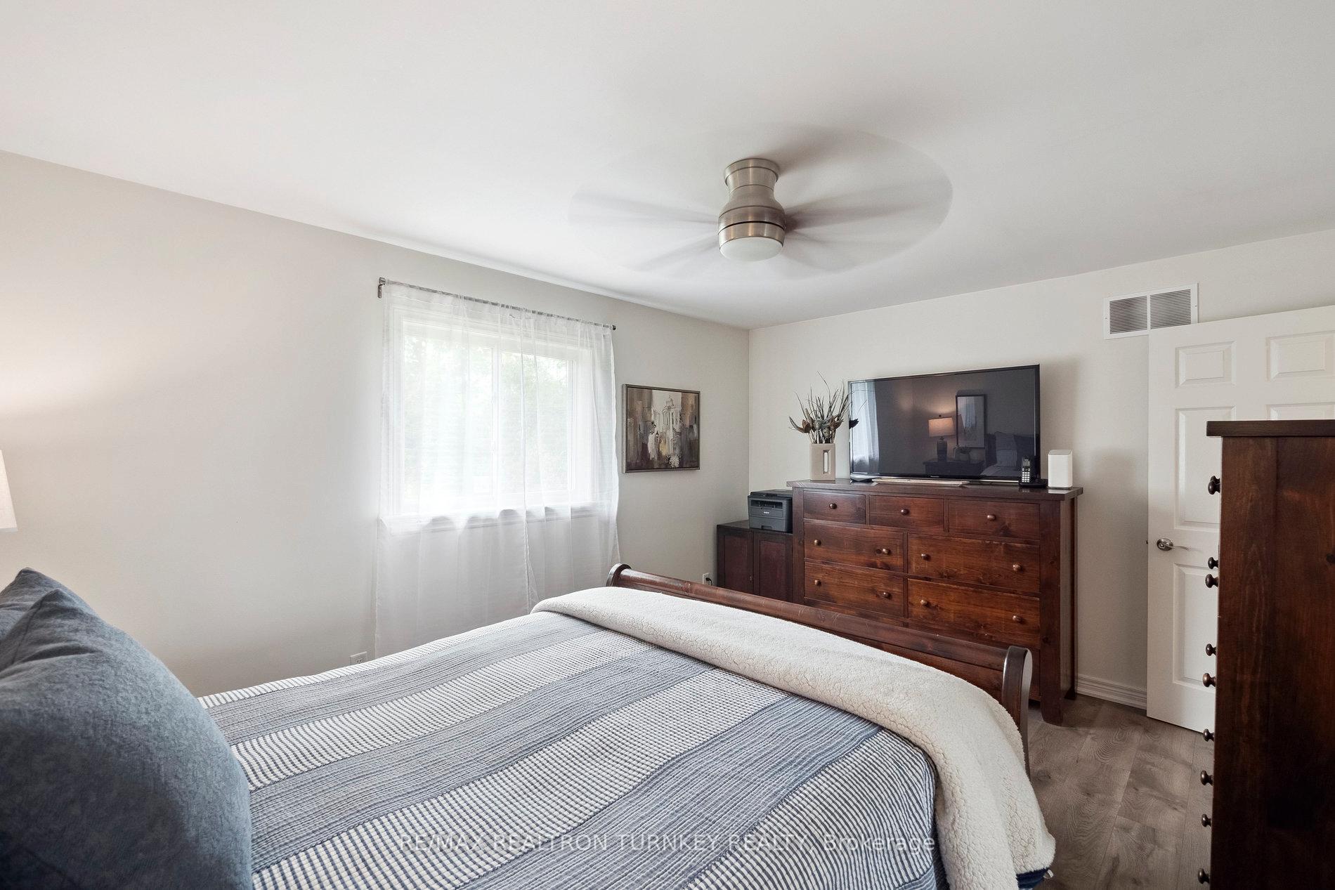 Photo 18 of 58 Riverview Beach Road, Georgina, Pefferlaw — HOMEH