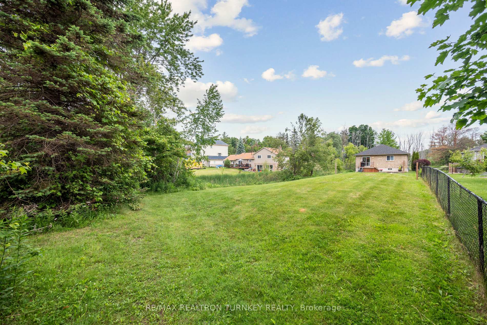 Photo 23 of 58 Riverview Beach Road, Georgina, Pefferlaw — HOMEH