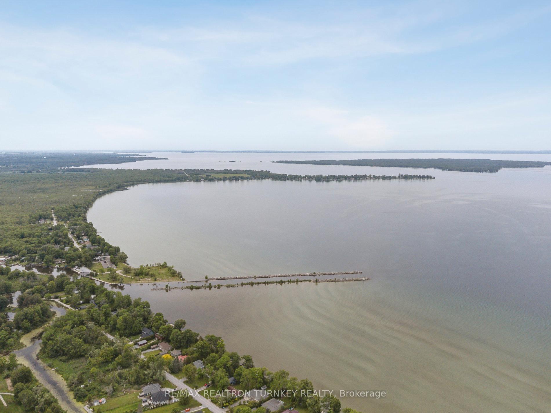 Photo 31 of 58 Riverview Beach Road, Georgina, Pefferlaw — HOMEH