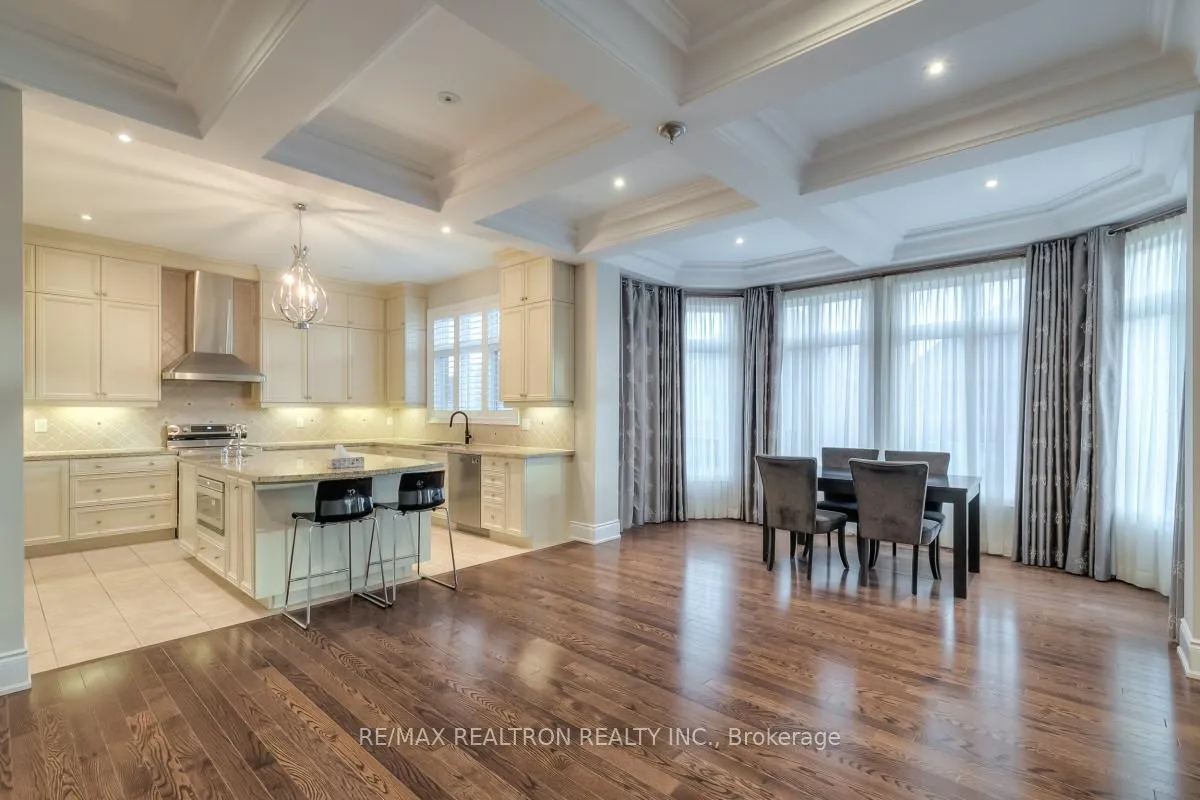 Photo 8 of 29 Royal West Road, Markham, Angus Glen — HOMEH