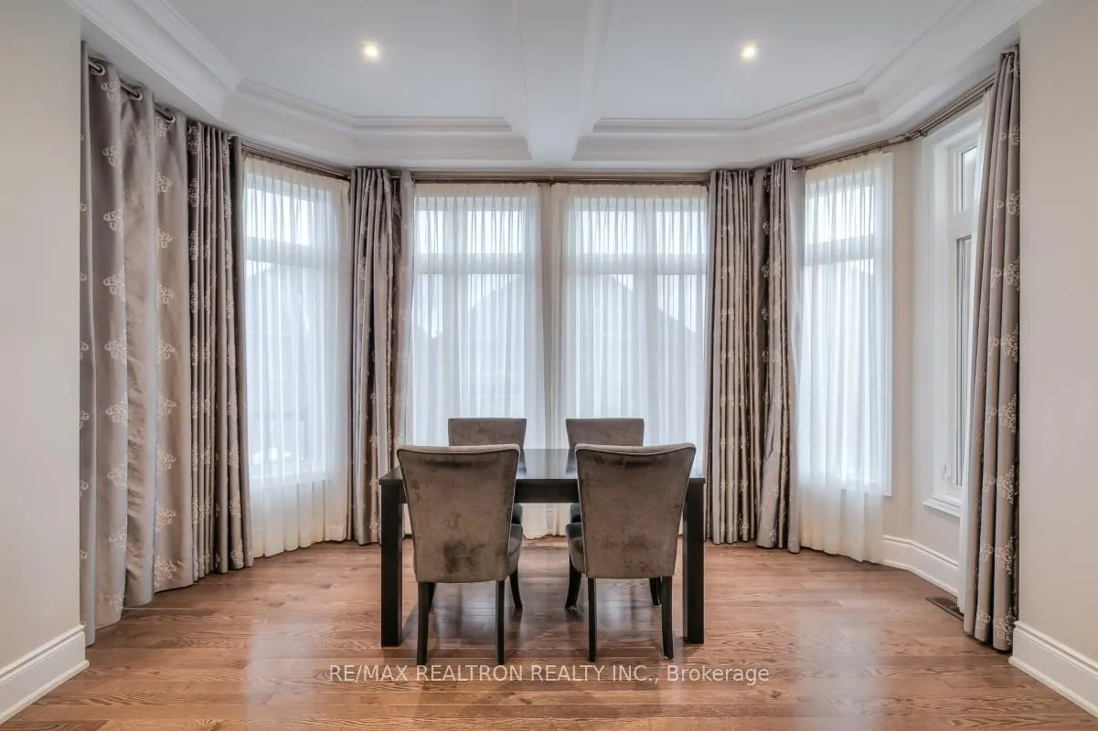 Photo 15 of 29 Royal West Road, Markham, Angus Glen — HOMEH