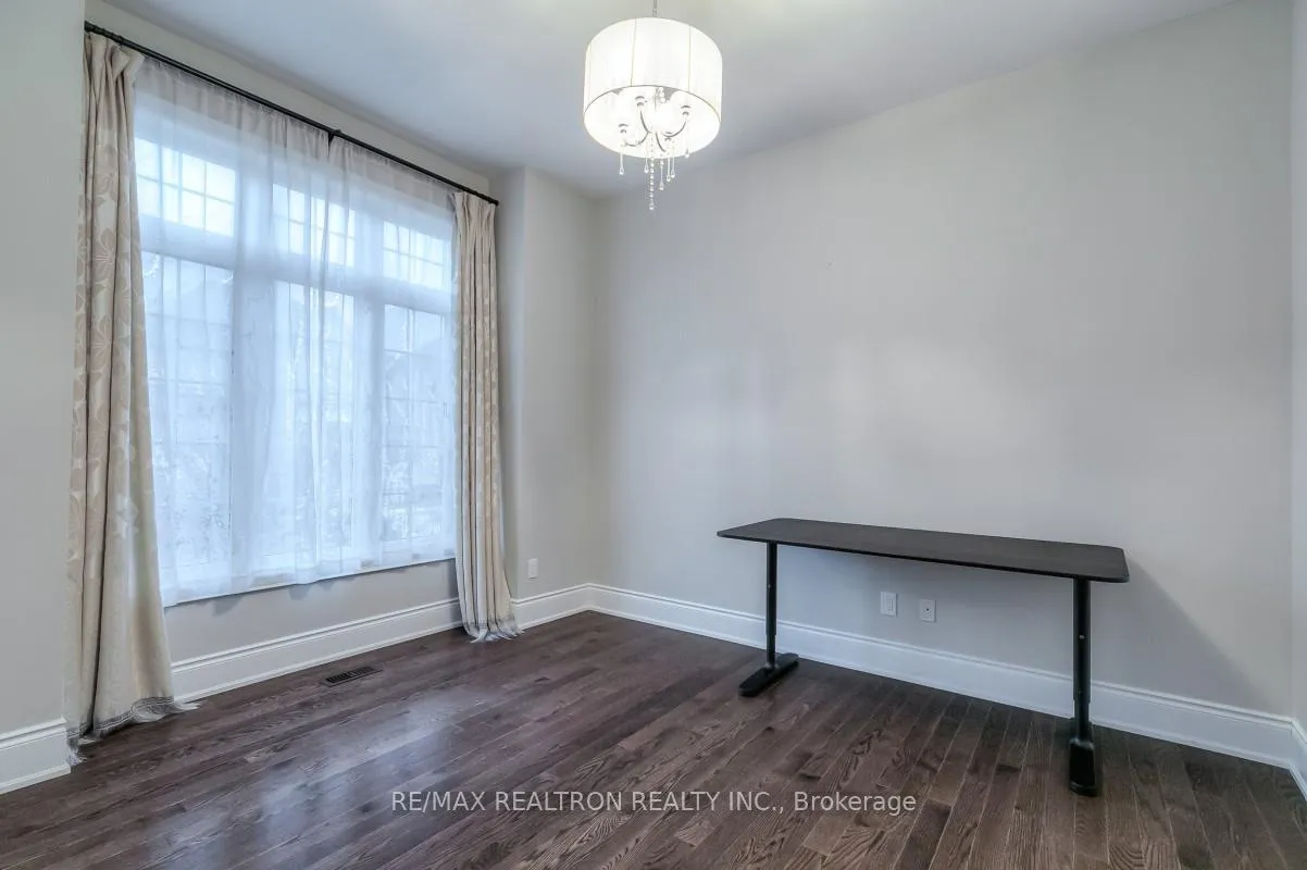 Photo 17 of 29 Royal West Road, Markham, Angus Glen — HOMEH