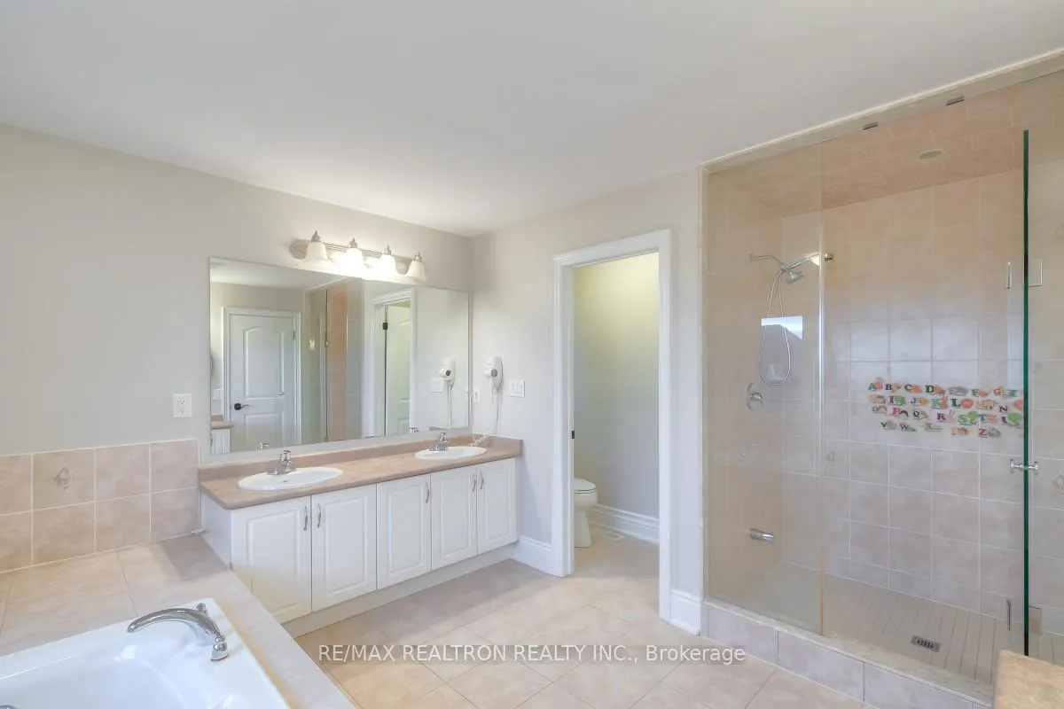 Photo 24 of 29 Royal West Road, Markham, Angus Glen — HOMEH