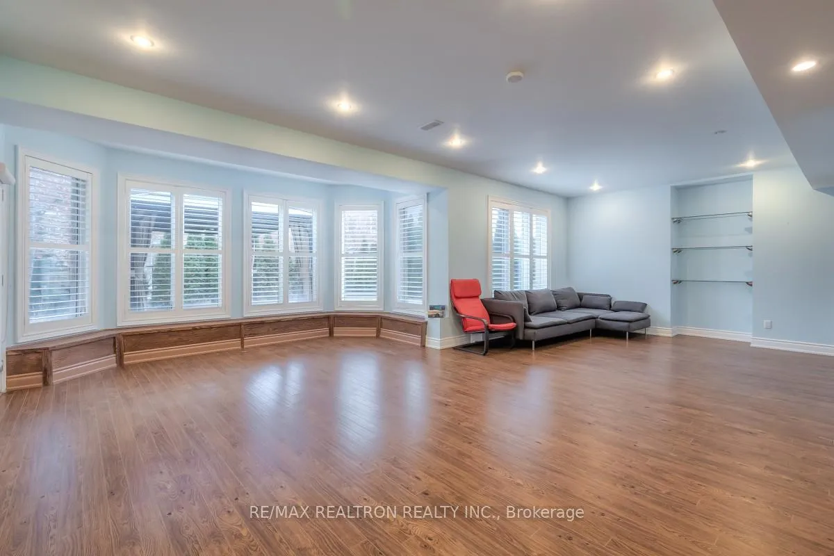 Photo 32 of 29 Royal West Road, Markham, Angus Glen — HOMEH