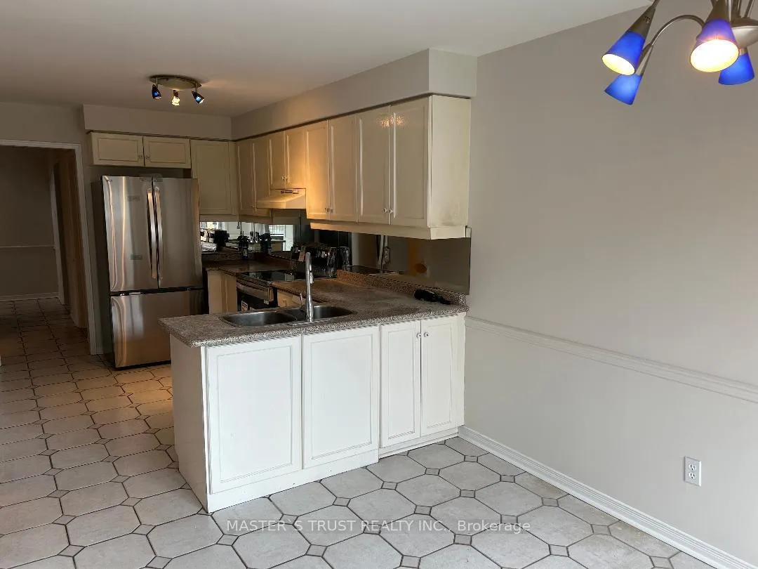Photo 5 of 123 Prairie Rose Circle, Brampton, Sandringham-Wellington — HOMEH