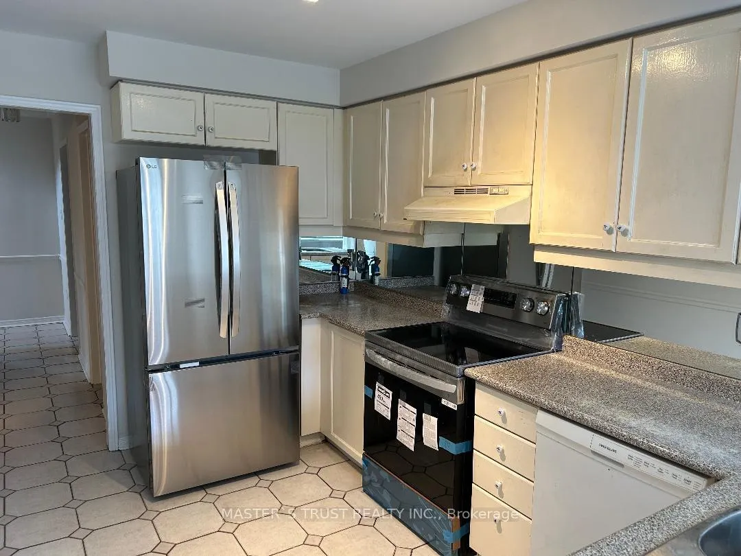 Photo 6 of 123 Prairie Rose Circle, Brampton, Sandringham-Wellington — HOMEH