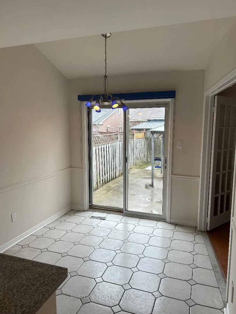 Photo 7 of 123 Prairie Rose Circle, Brampton, Sandringham-Wellington — HOMEH