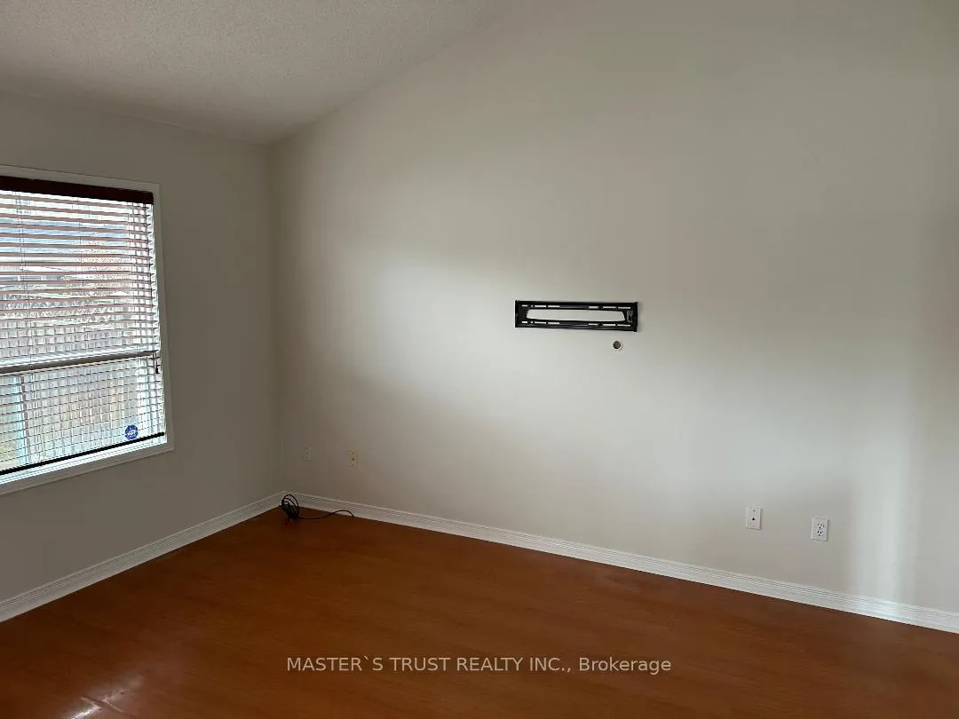 Photo 9 of 123 Prairie Rose Circle, Brampton, Sandringham-Wellington — HOMEH