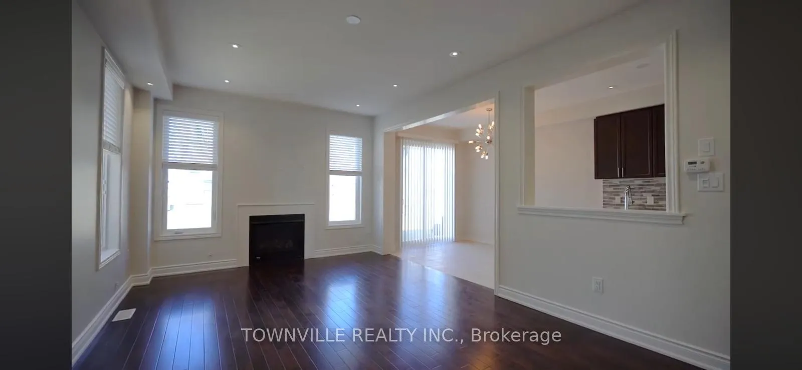 Photo 8 of 7 Vezna Crescent, Brampton, Credit Valley — HOMEH