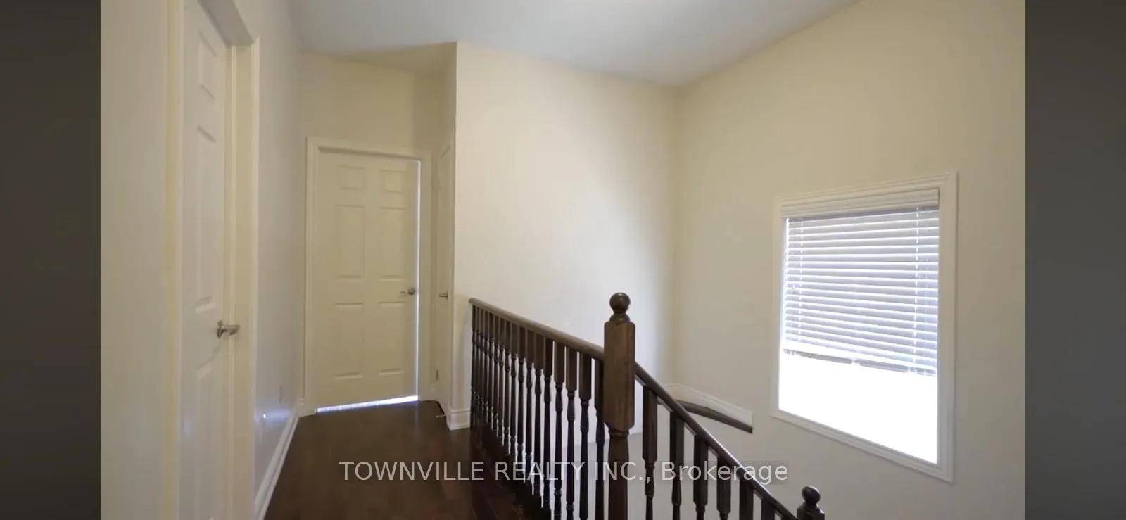 Photo 12 of 7 Vezna Crescent, Brampton, Credit Valley — HOMEH
