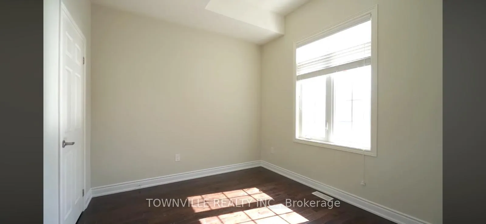 Photo 15 of 7 Vezna Crescent, Brampton, Credit Valley — HOMEH