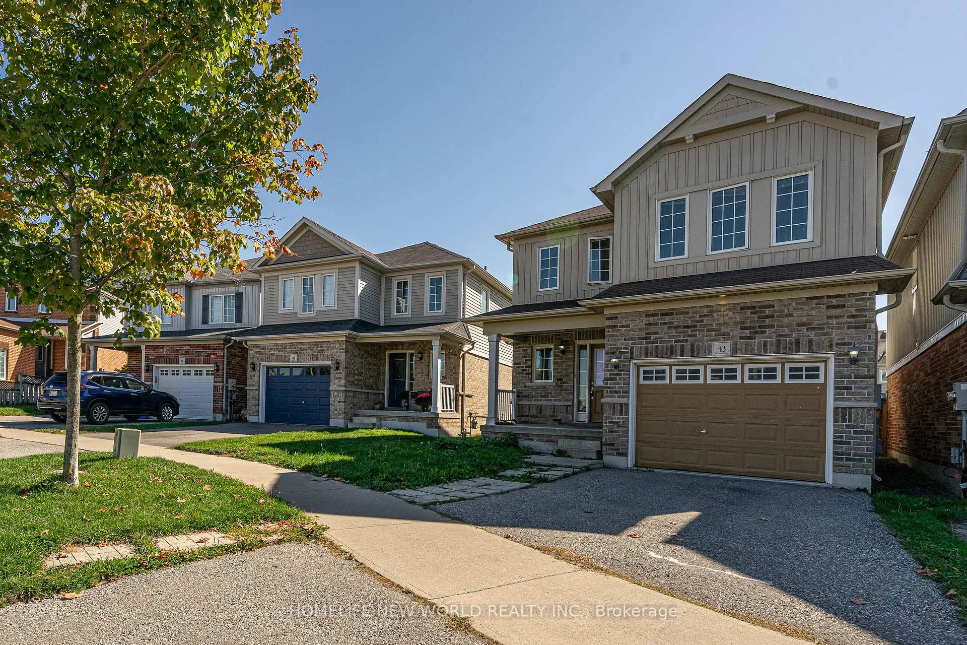 Photo 3 of 43 Oke Road, Clarington, Courtice — HOMEH