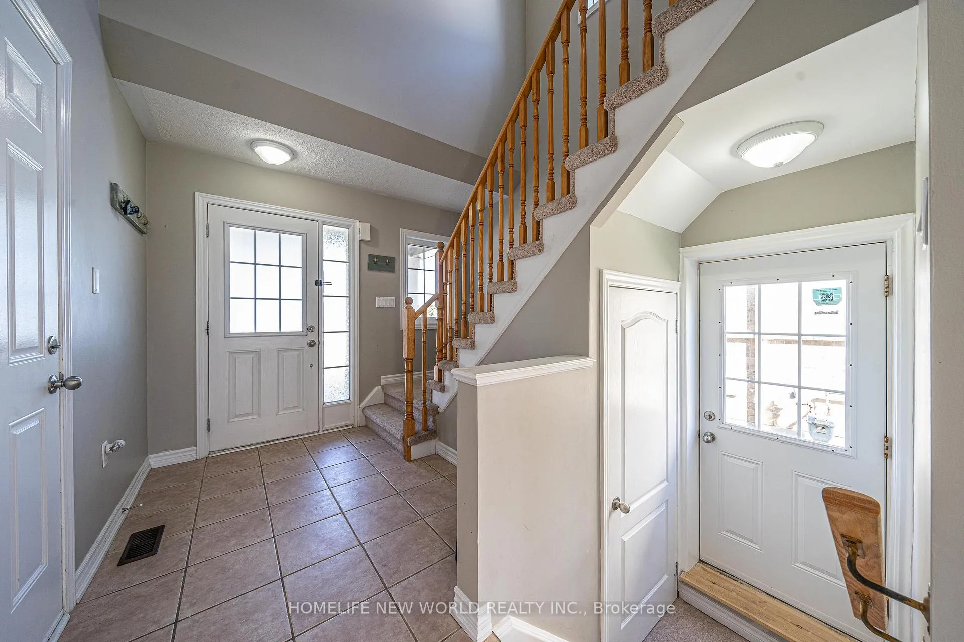 Photo 6 of 43 Oke Road, Clarington, Courtice — HOMEH