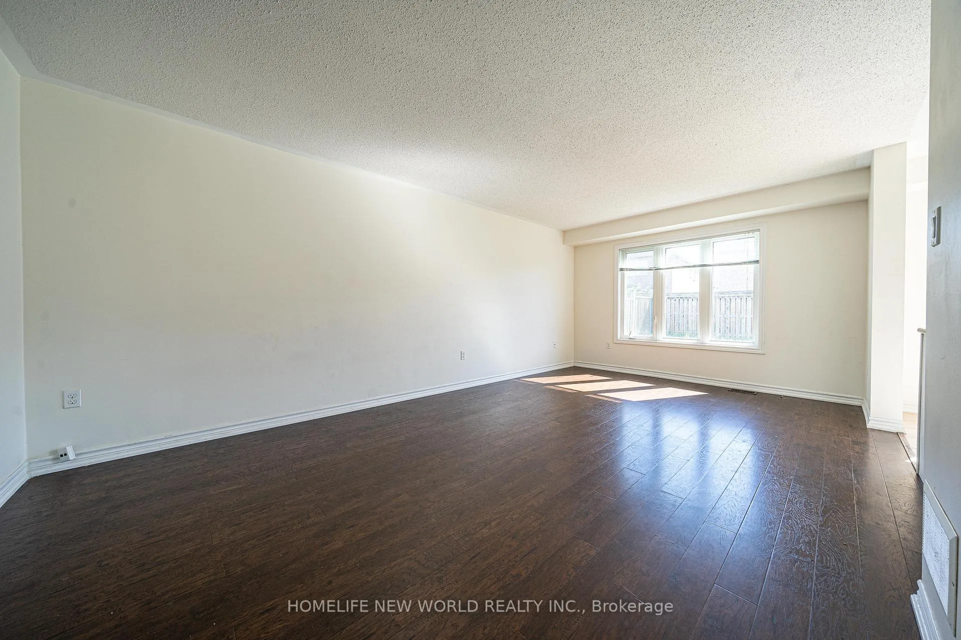 Photo 8 of 43 Oke Road, Clarington, Courtice — HOMEH