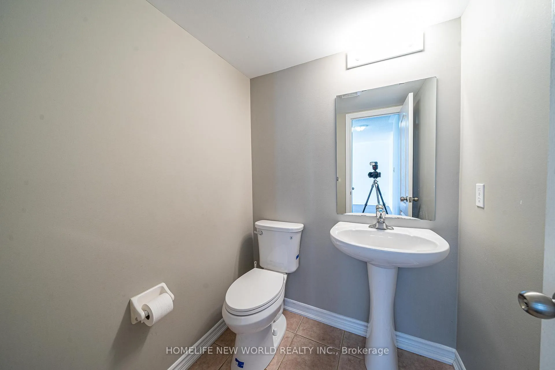 Photo 14 of 43 Oke Road, Clarington, Courtice — HOMEH