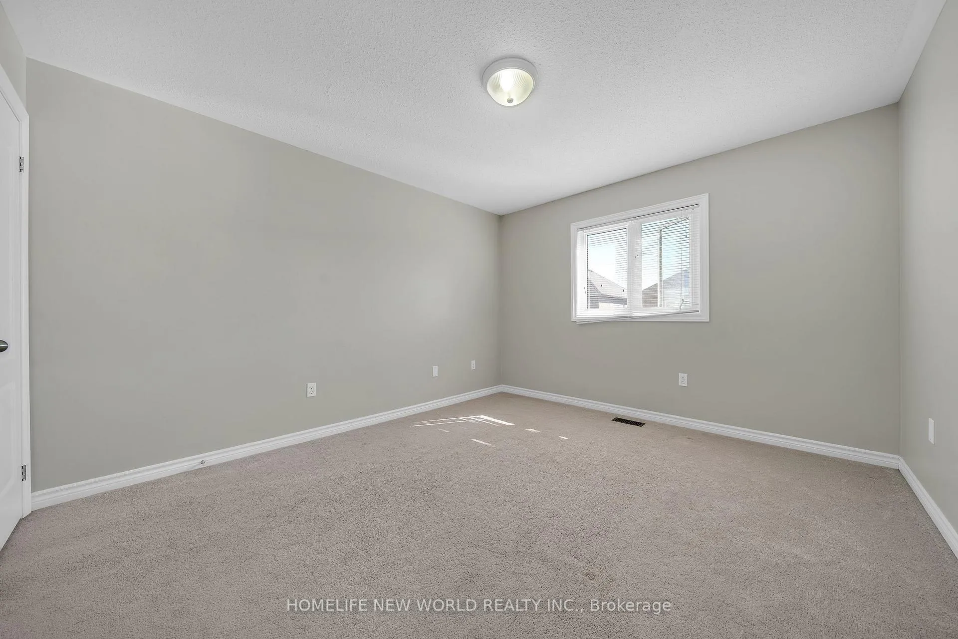 Photo 21 of 43 Oke Road, Clarington, Courtice — HOMEH