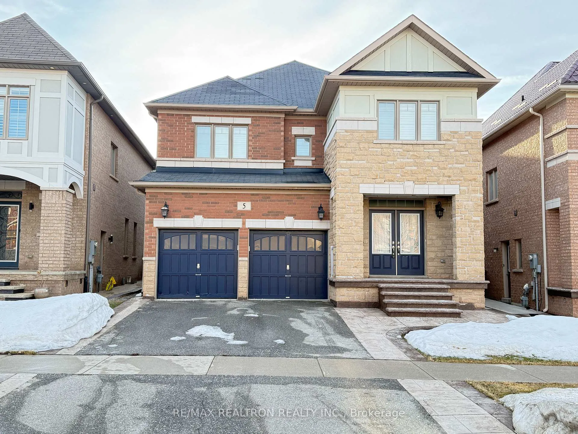 Photo 1 of 5 Dusk Drive, Brampton, Credit Valley — HOMEH