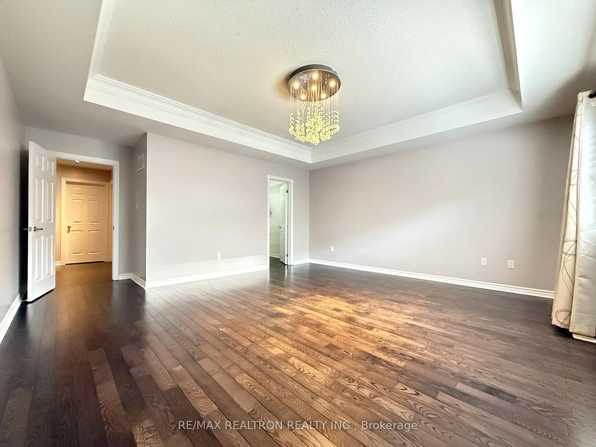 Photo 10 of 5 Dusk Drive, Brampton, Credit Valley — HOMEH