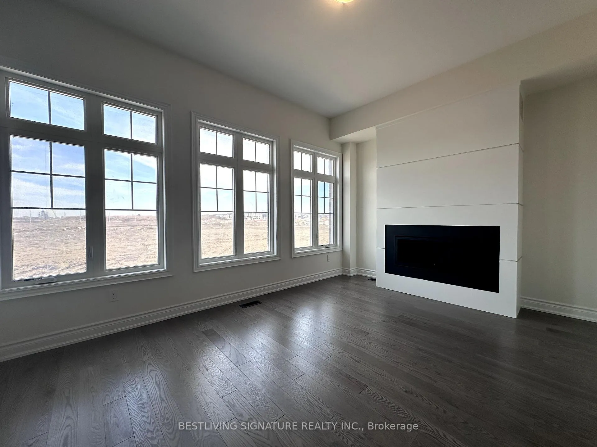 Photo 4 of 184 Leslie Richards Street, Markham, Rural Markham — HOMEH
