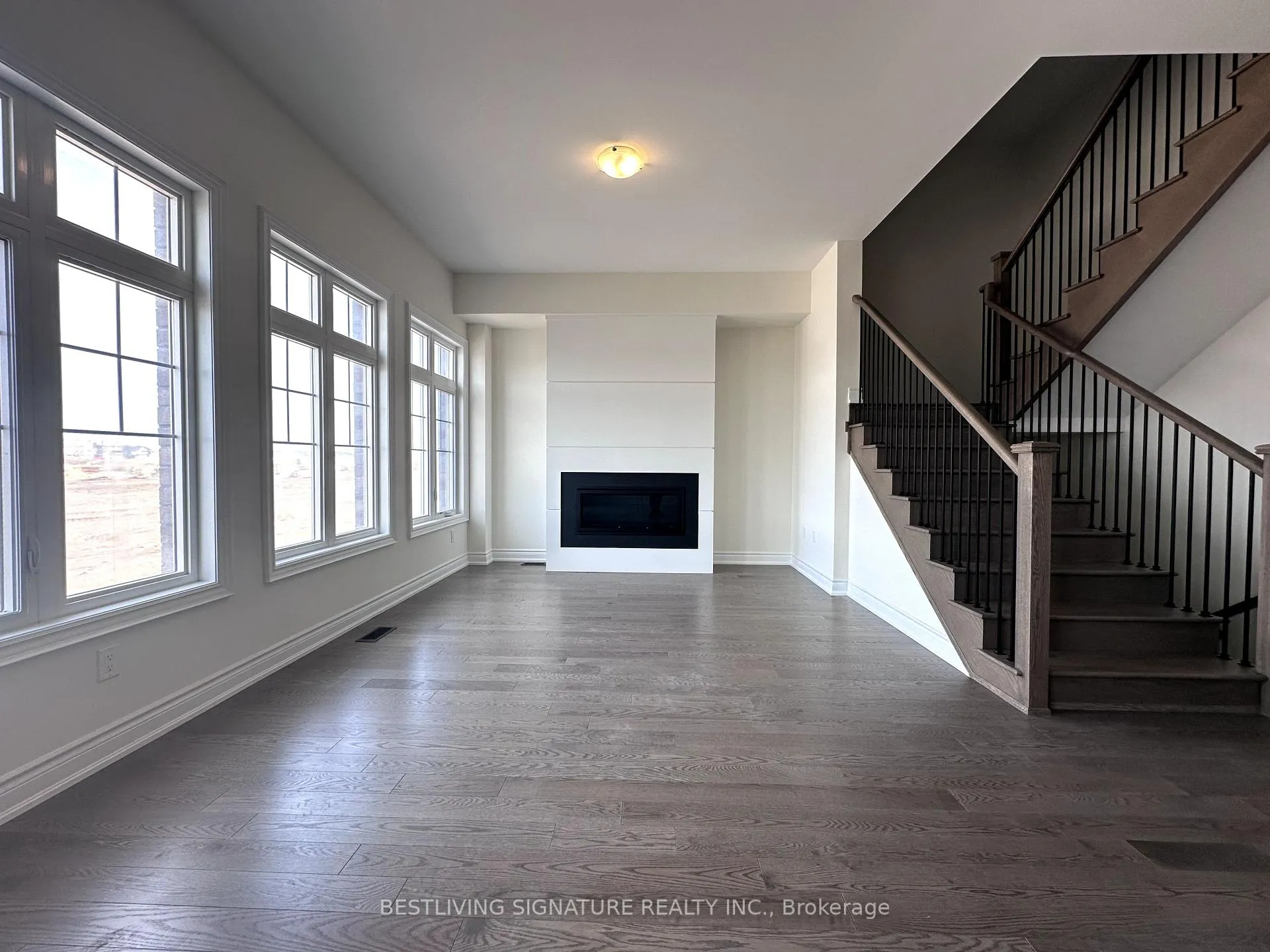 Photo 5 of 184 Leslie Richards Street, Markham, Rural Markham — HOMEH