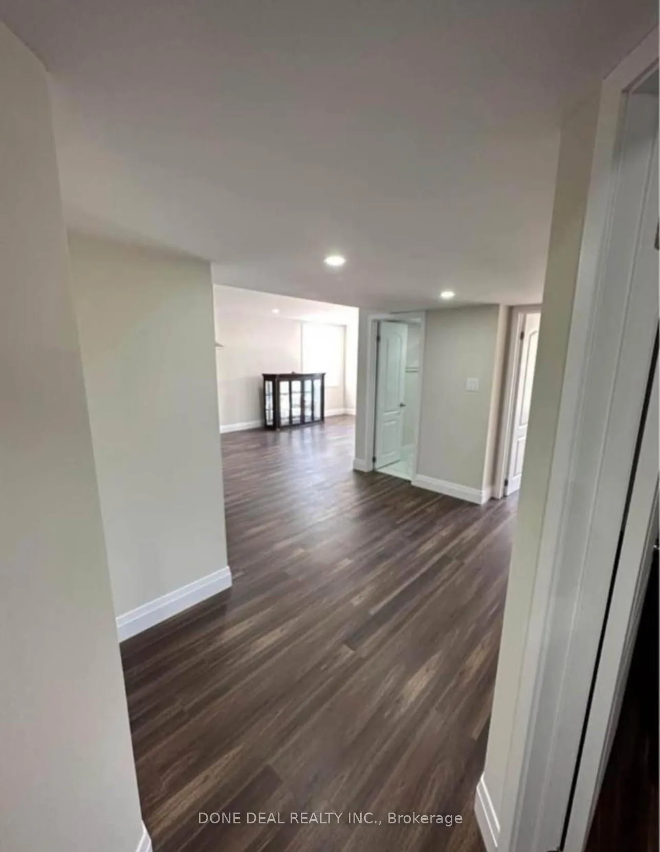 Photo 4 of 115 Pondcliffe Drive, Kitchener — HOMEH