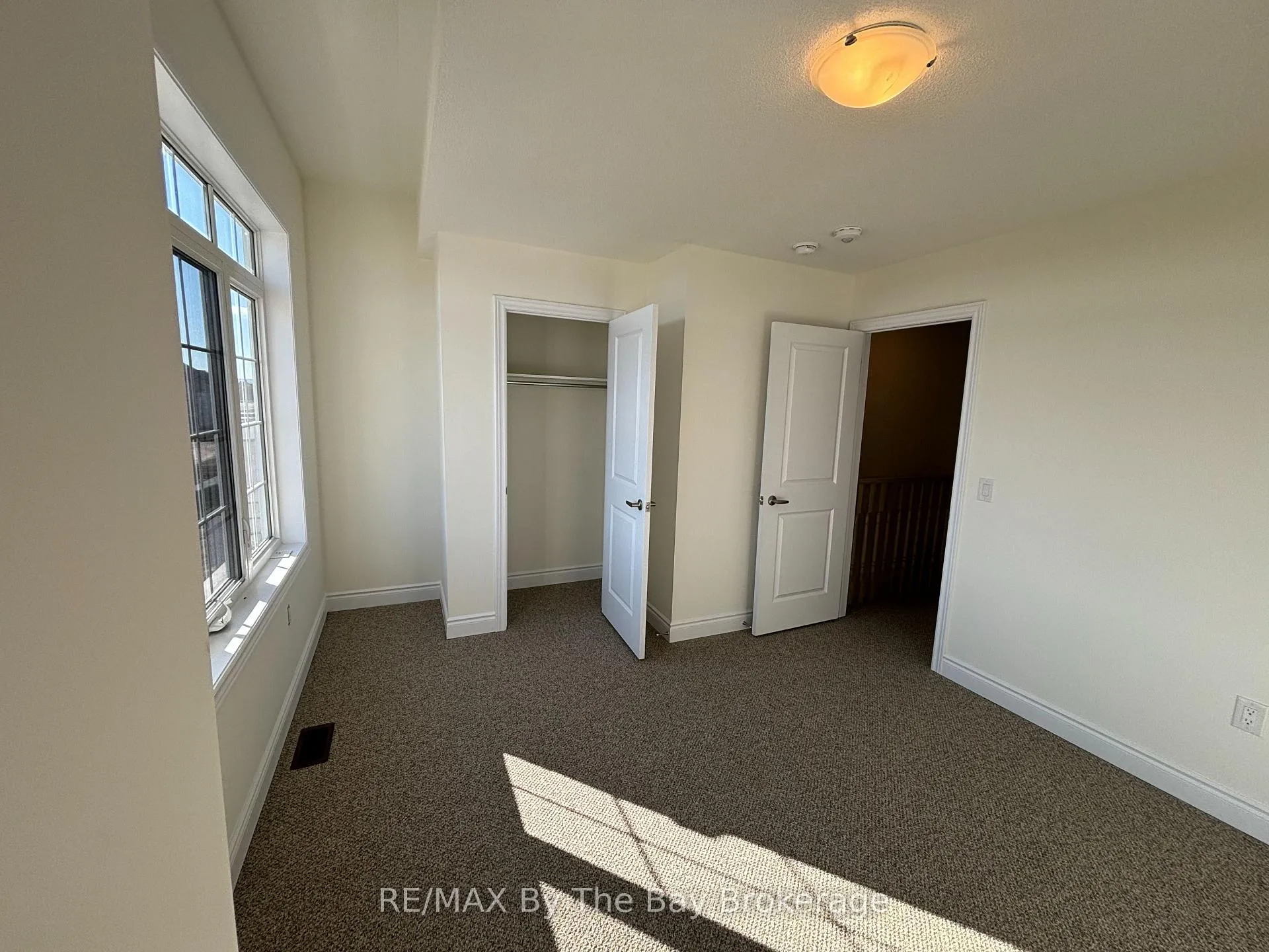 Photo 23 of 15 Carriage Lane, Wasaga Beach — HOMEH
