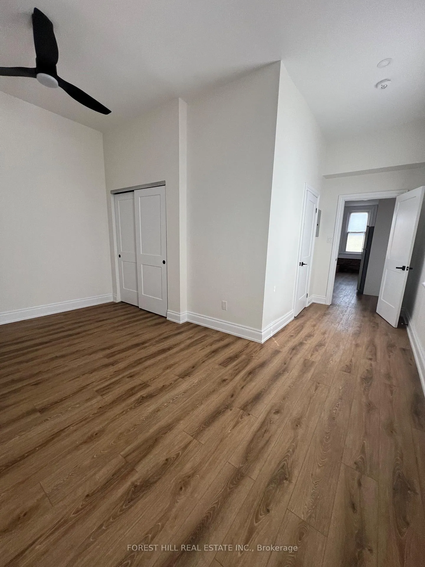 Photo 5 of 8 Essa Road, Barrie, Allandale Centre — HOMEH