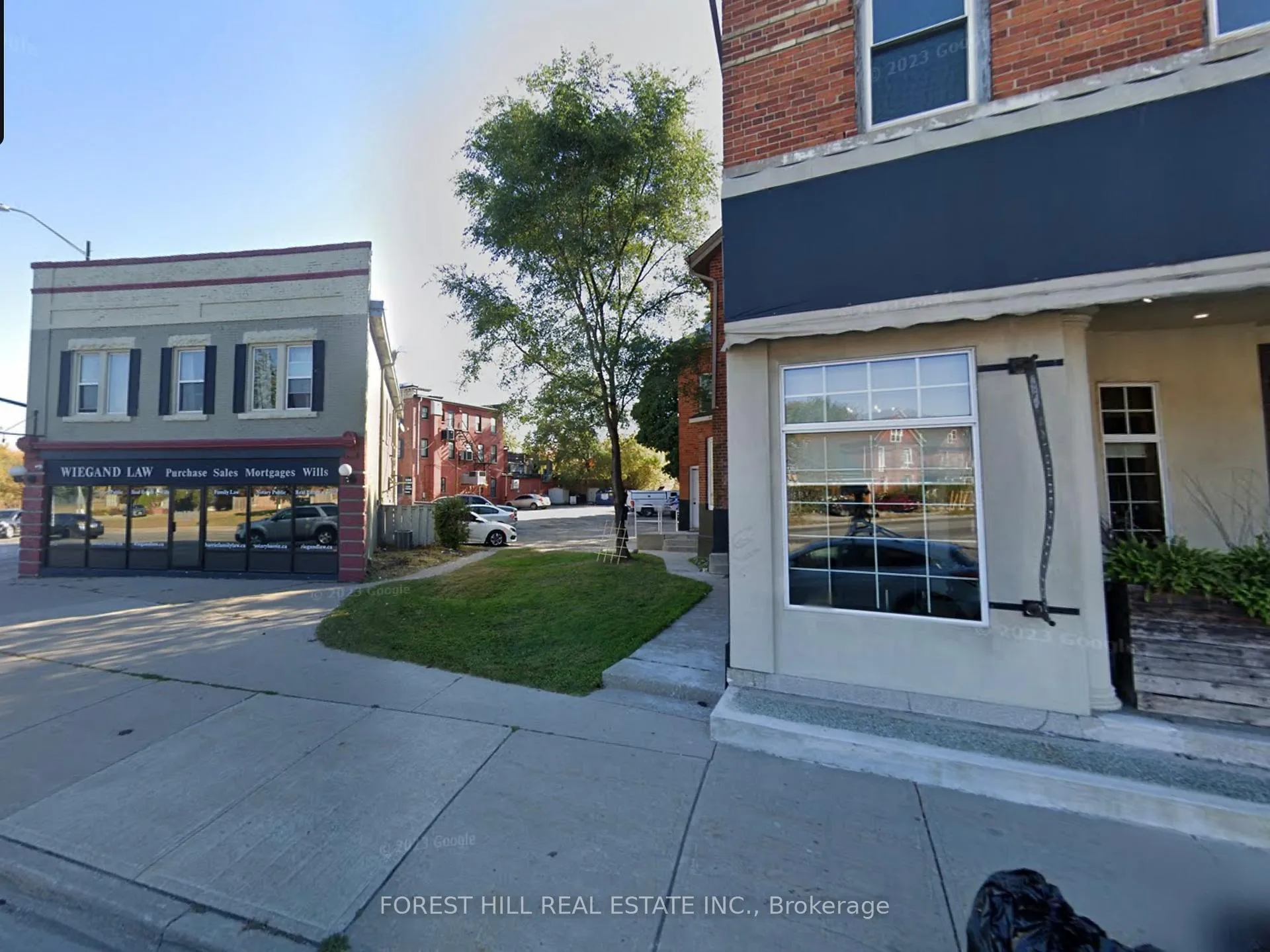 Photo 13 of 8 Essa Road, Barrie, Allandale Centre — HOMEH