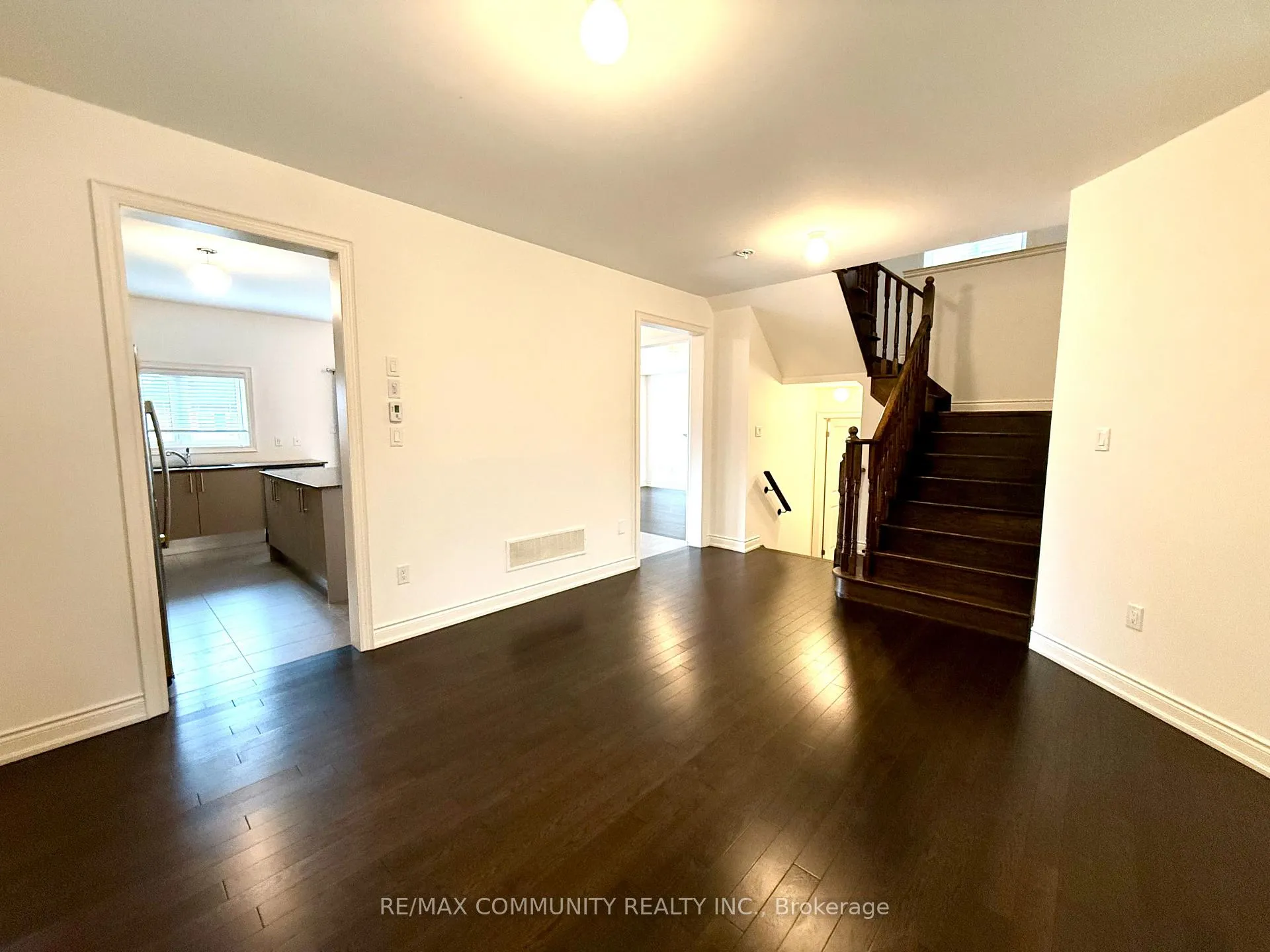 Photo 5 of 234 Lyle Drive, Clarington, Bowmanville — HOMEH