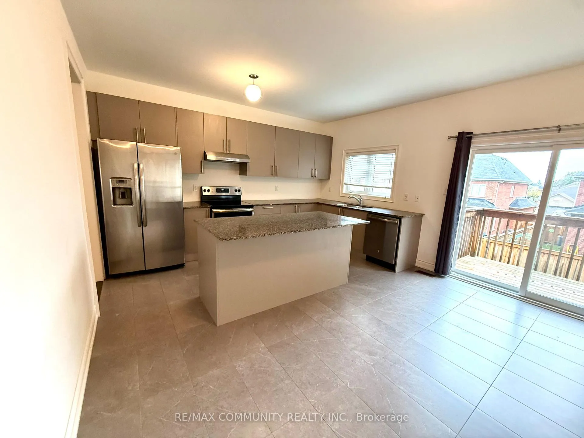 Photo 6 of 234 Lyle Drive, Clarington, Bowmanville — HOMEH