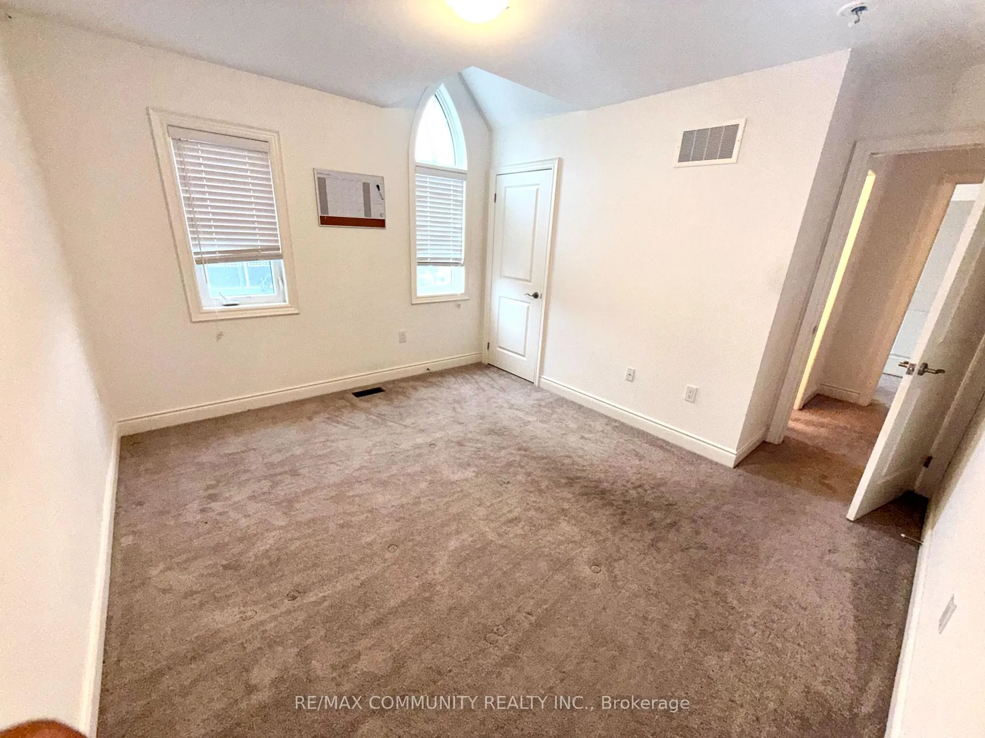Photo 13 of 234 Lyle Drive, Clarington, Bowmanville — HOMEH