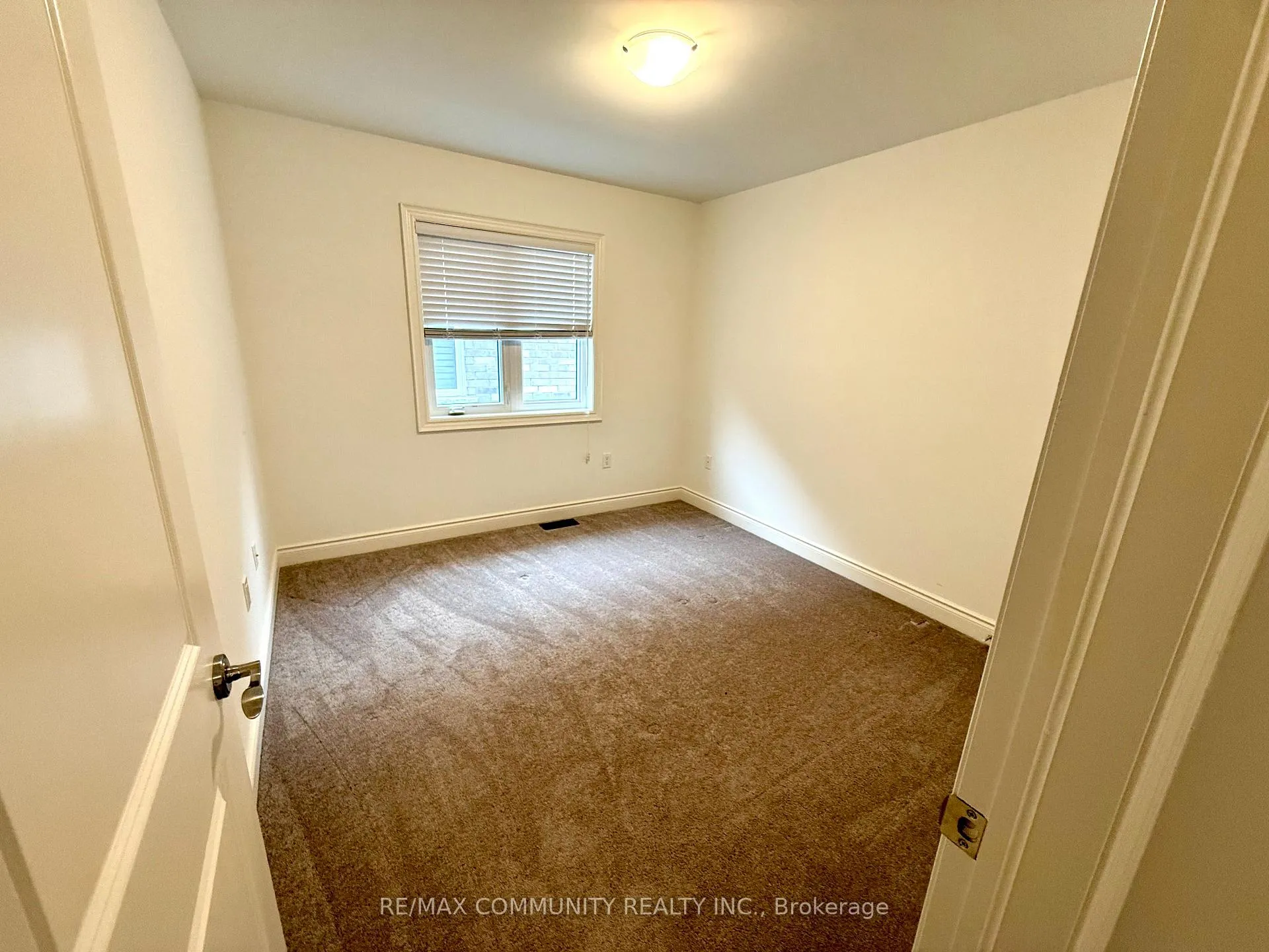 Photo 17 of 234 Lyle Drive, Clarington, Bowmanville — HOMEH