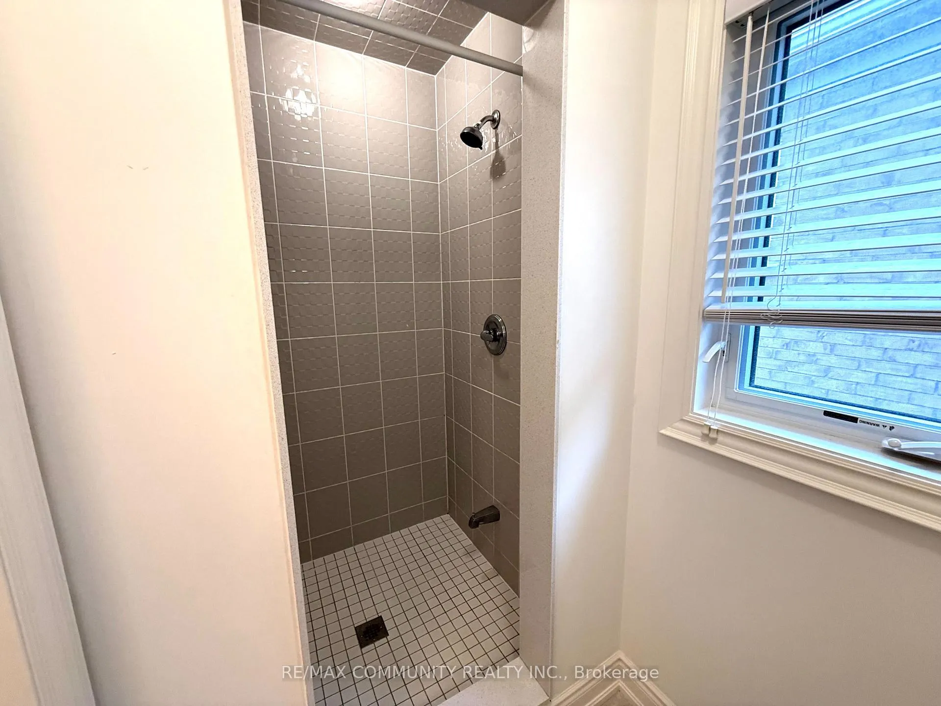 Photo 25 of 234 Lyle Drive, Clarington, Bowmanville — HOMEH